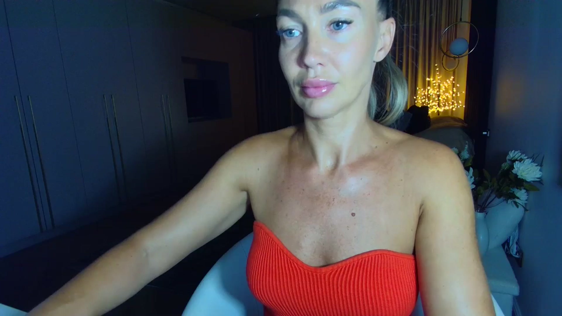 Gallery image thumbnail from Mystery_C's myfreecams stream on, 08/18/2025, 20:57 image 12 of 20