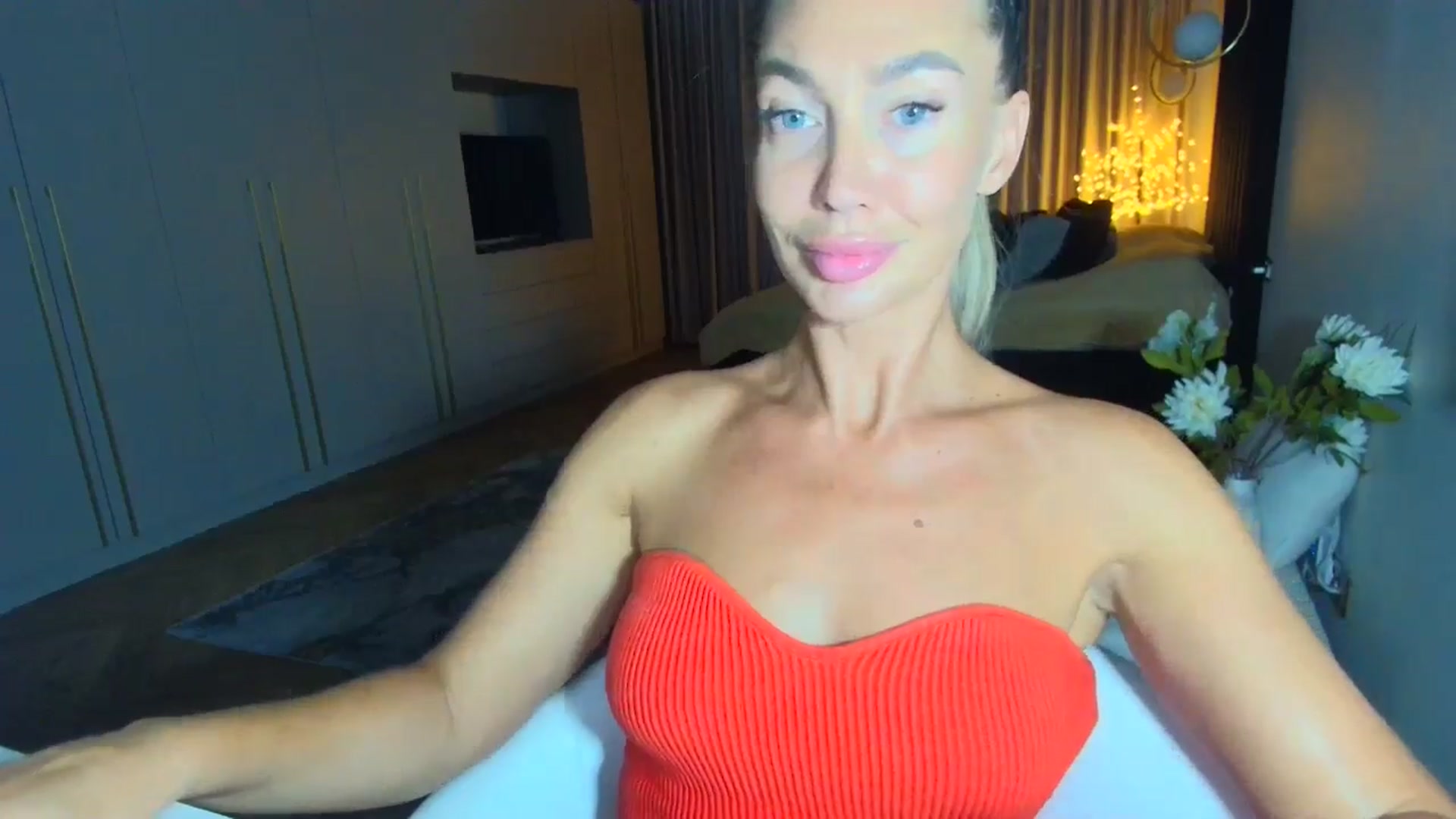 Gallery image thumbnail from Mystery_C's myfreecams stream on, 08/18/2025, 22:09 image 8 of 20