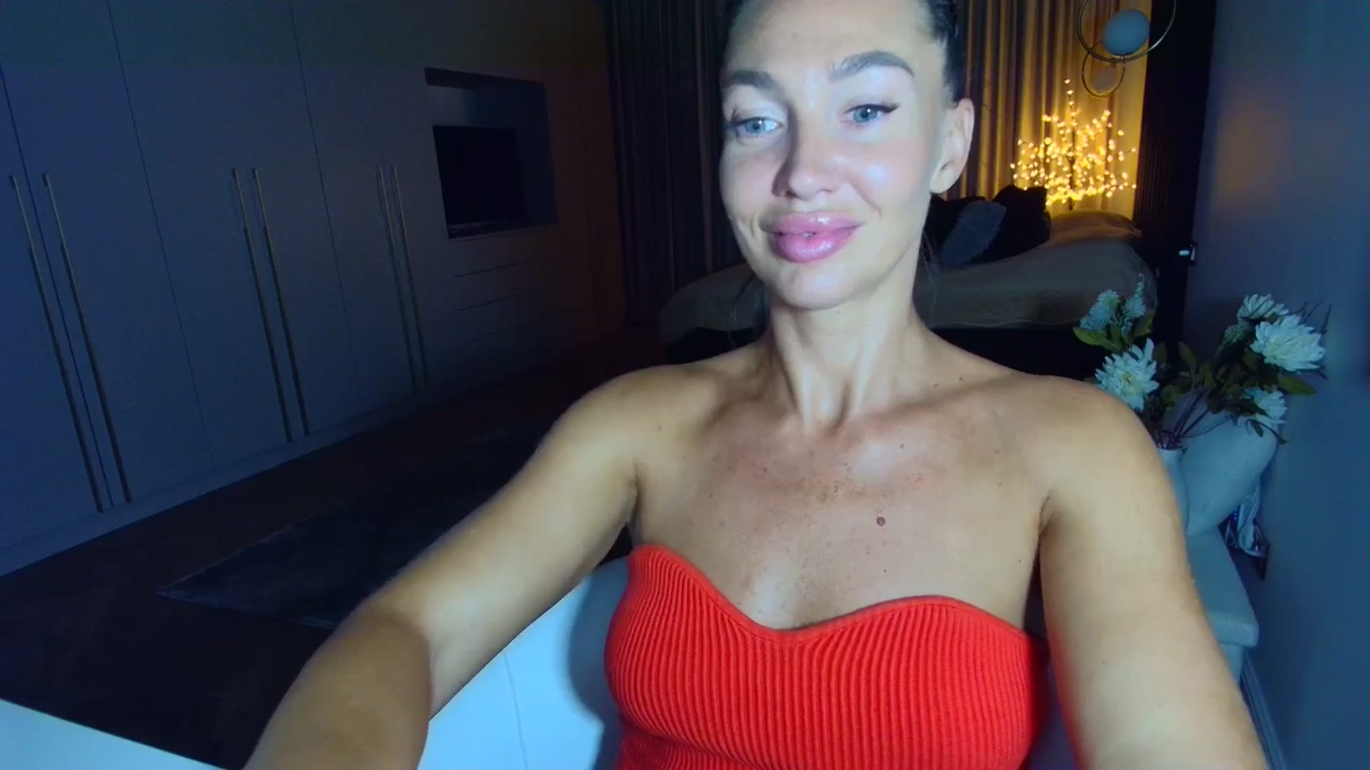 Gallery image thumbnail from Mystery_C's myfreecams stream on, 08/18/2025, 22:09 image 18 of 20