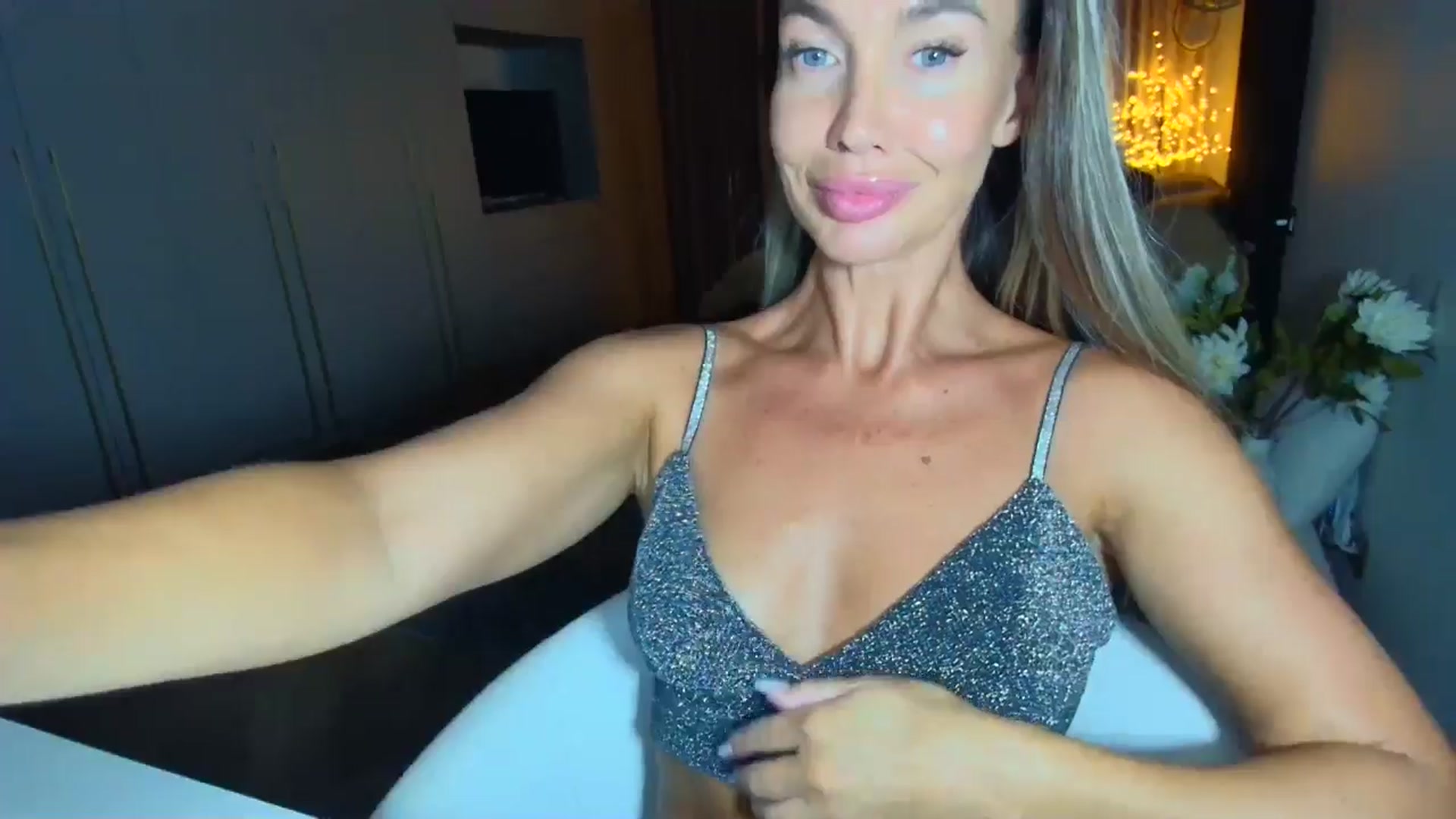 Gallery image thumbnail from Mystery_C's myfreecams stream on, 08/20/2025, 22:13 image 17 of 20