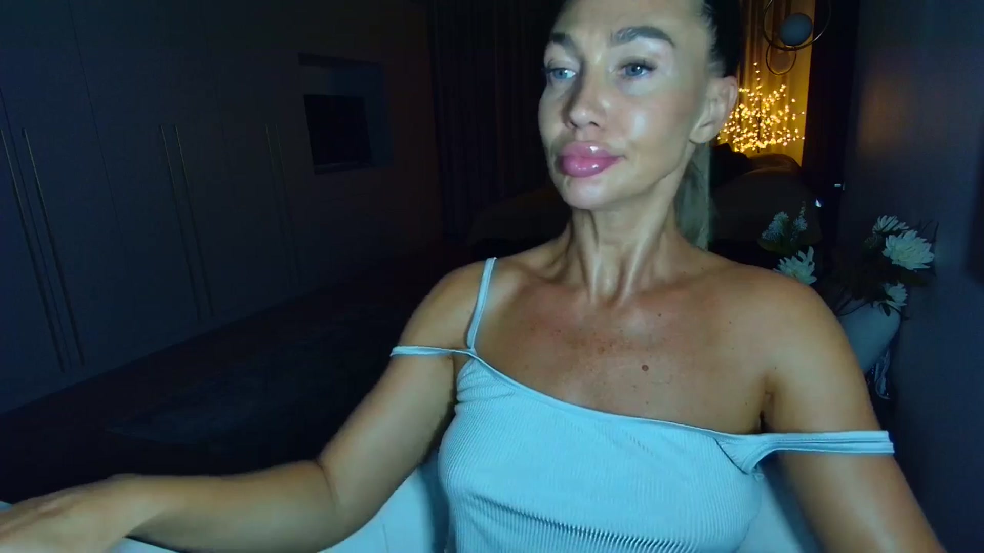 Gallery image thumbnail from Mystery_C's myfreecams stream on, 08/21/2025, 21:36 image 15 of 20