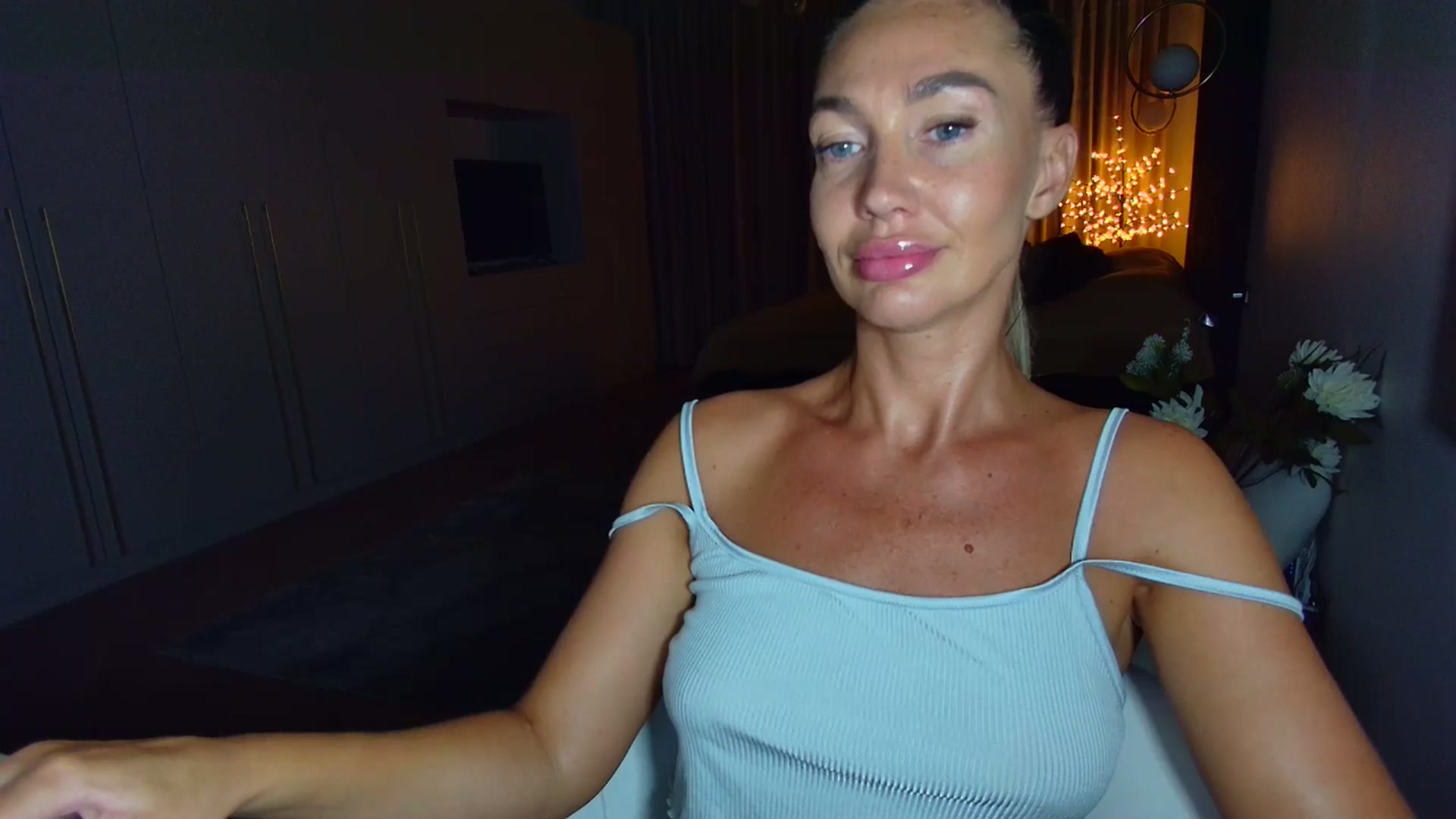 Gallery image thumbnail from Mystery_C's myfreecams stream on, 08/21/2025, 21:36 image 6 of 20