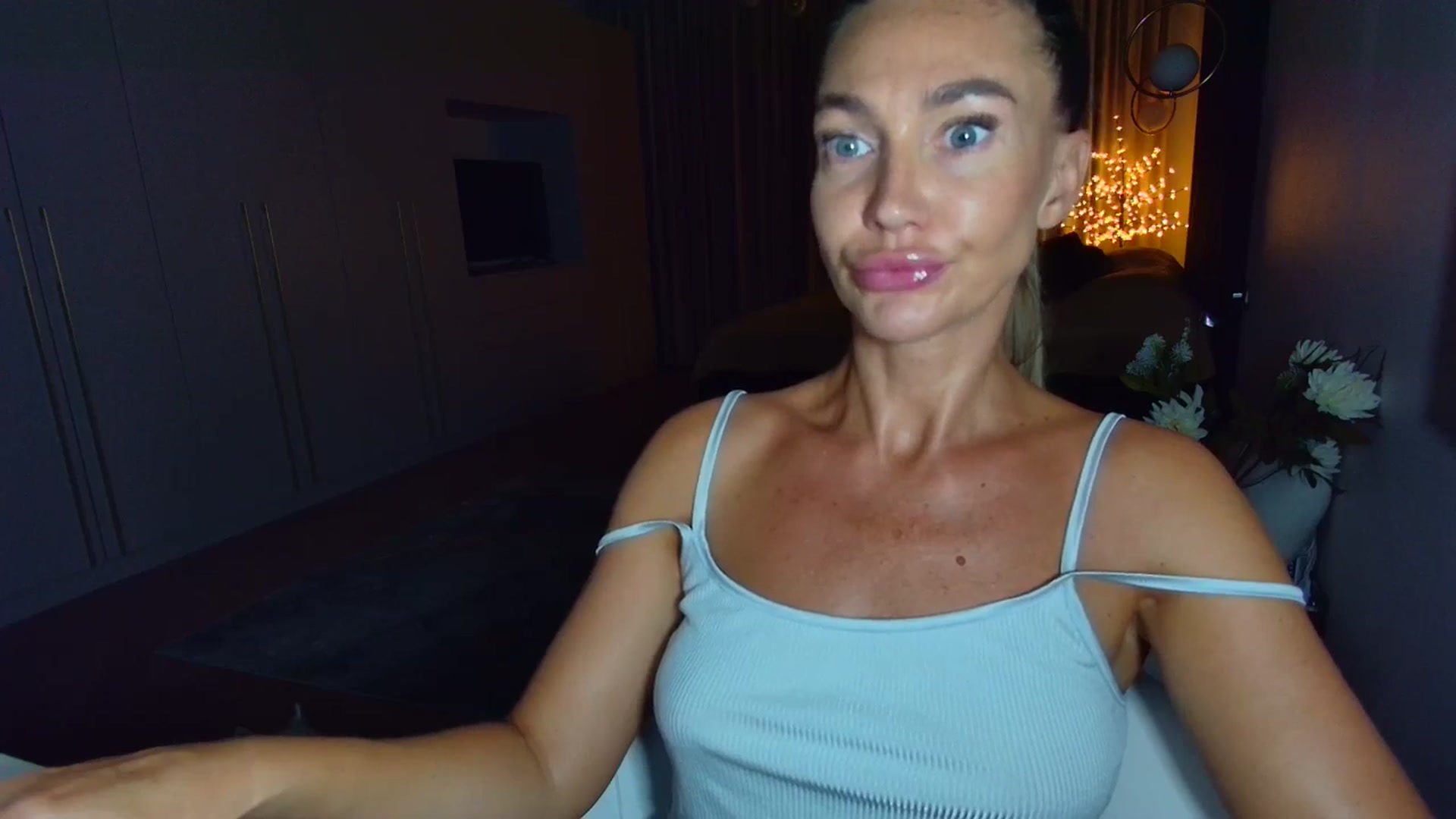 Gallery image thumbnail from Mystery_C's myfreecams stream on, 08/21/2025, 21:36 image 8 of 20