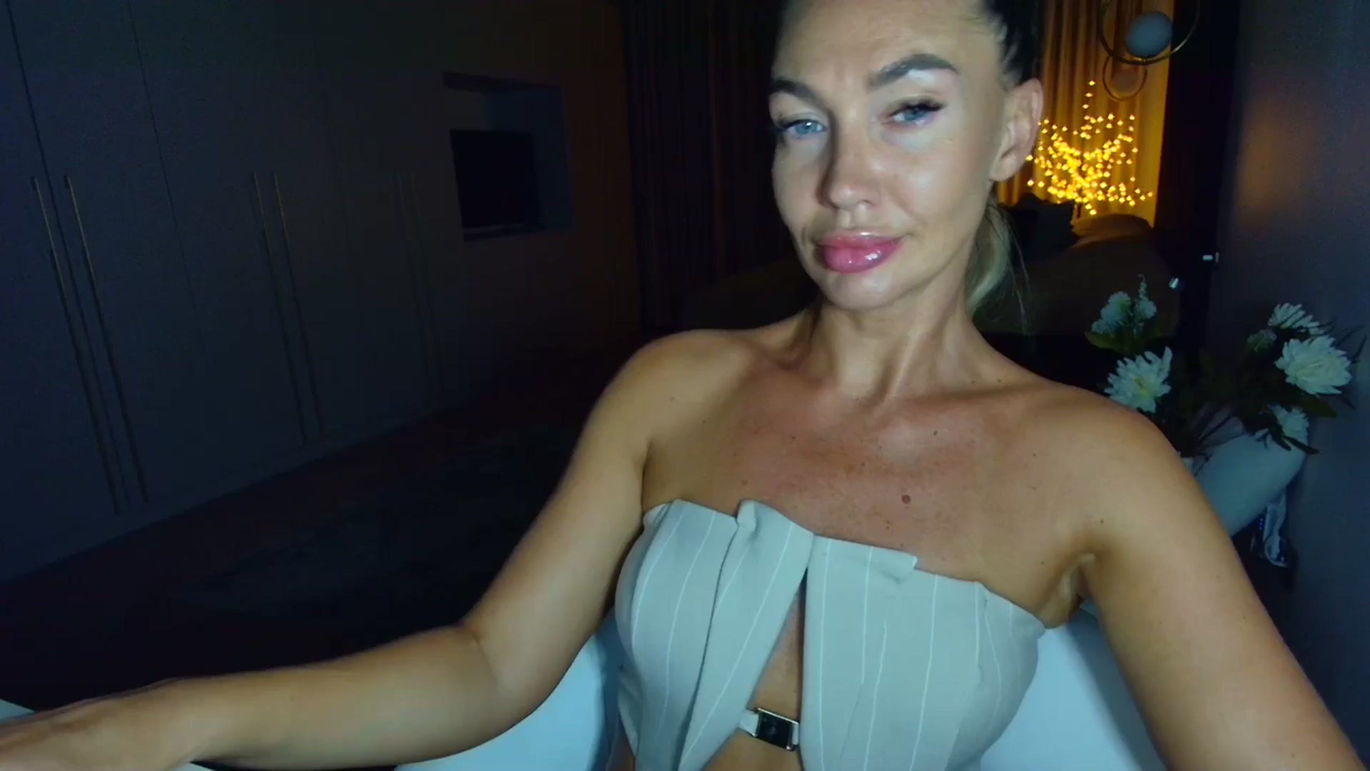 Gallery image thumbnail from Mystery_C's myfreecams stream on, 09/03/2025, 21:33 image 8 of 20
