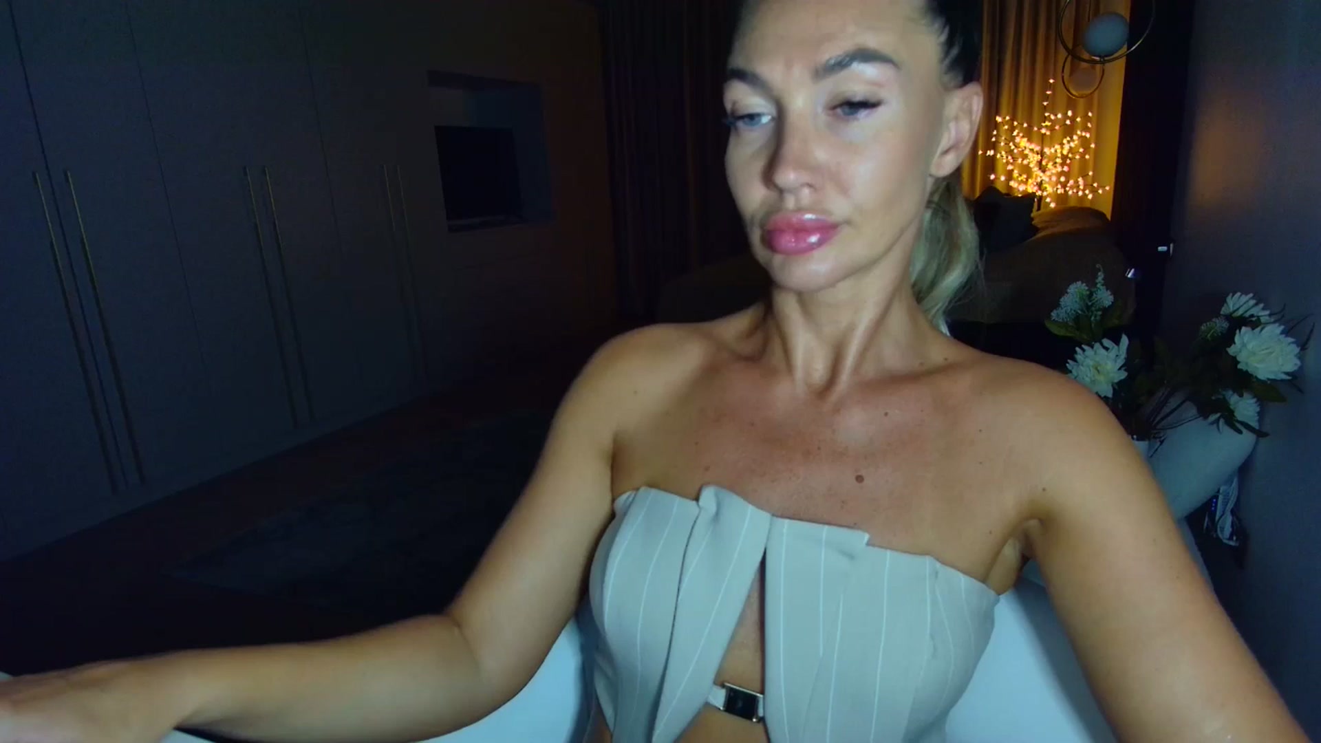 Gallery image thumbnail from Mystery_C's myfreecams stream on, 09/03/2025, 21:33 image 9 of 20