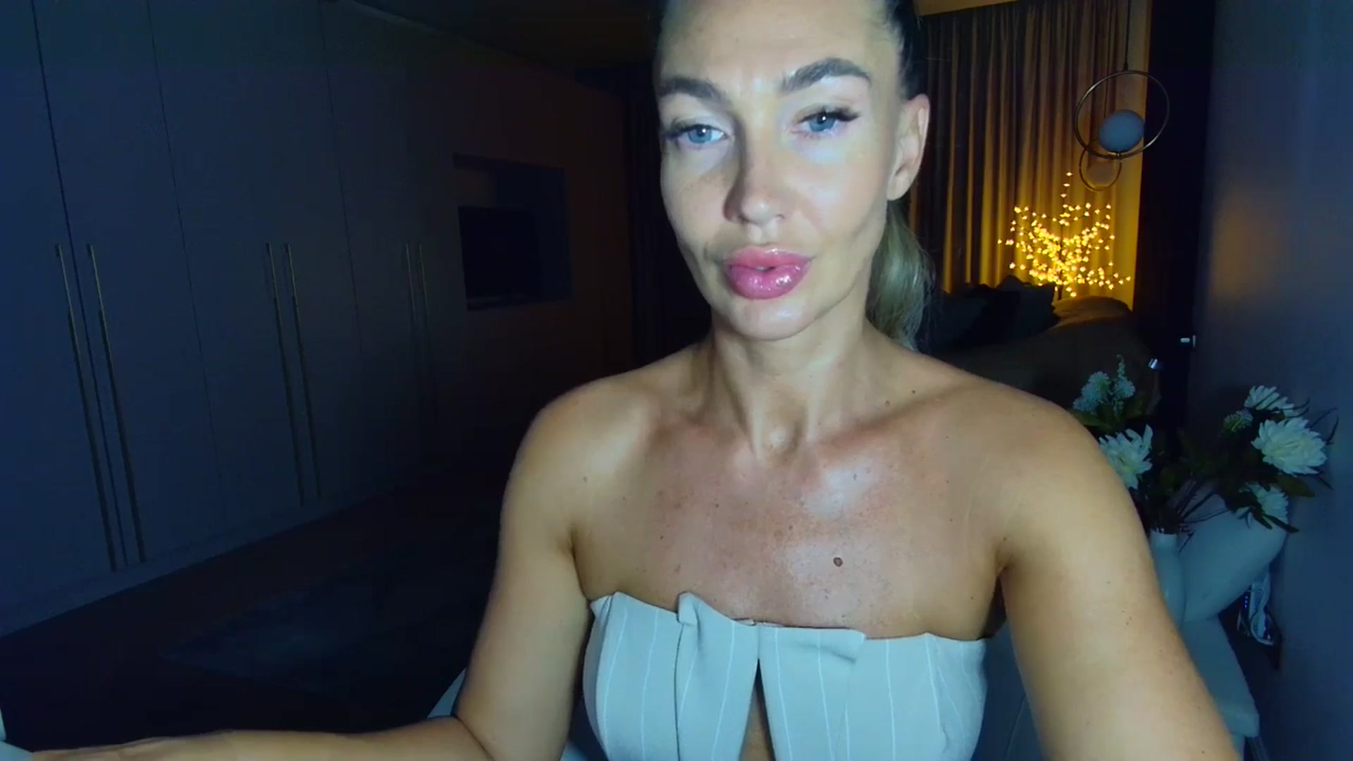Gallery image thumbnail from Mystery_C's myfreecams stream on, 09/03/2025, 21:33 image 2 of 20