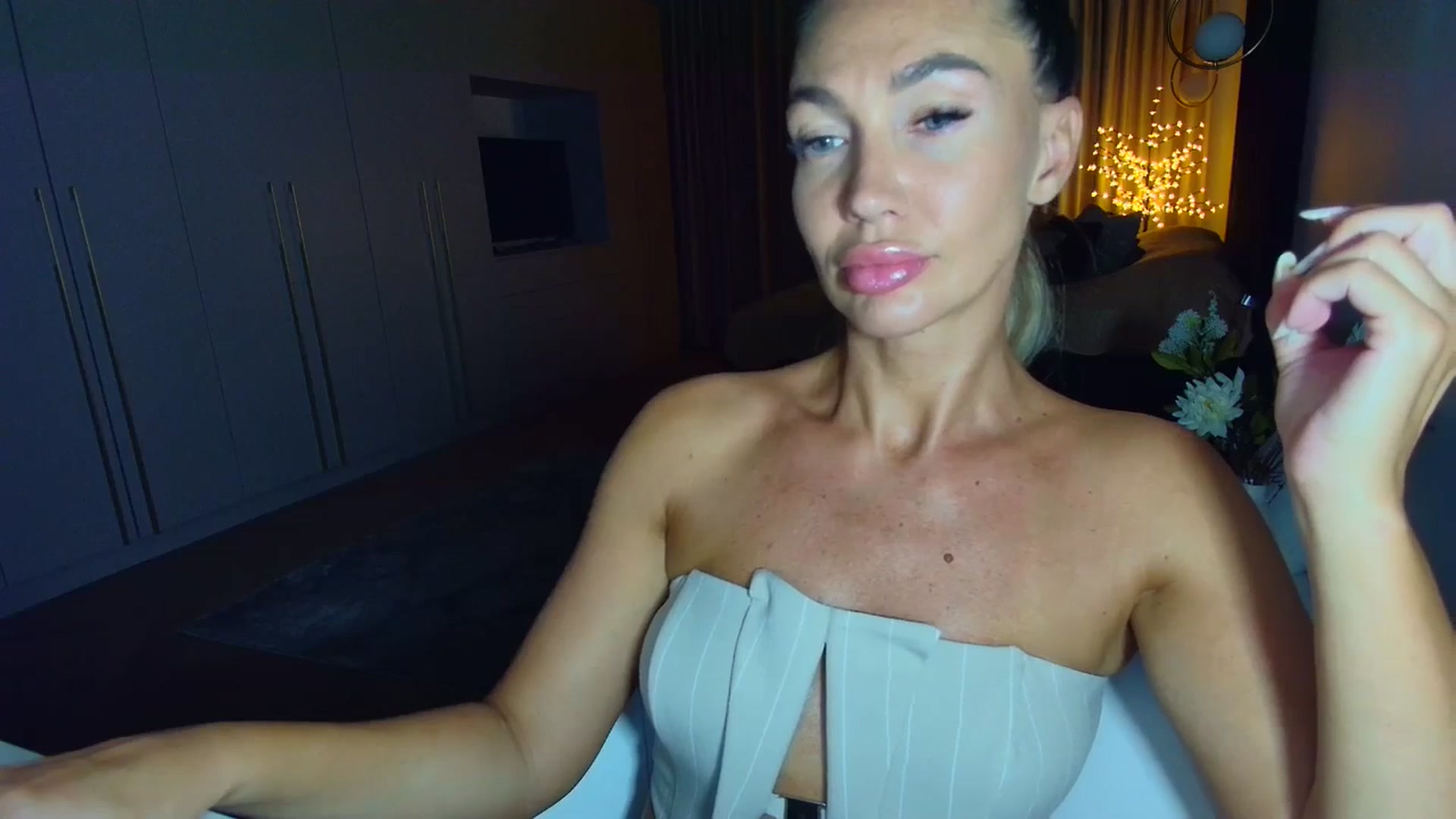 Gallery image thumbnail from Mystery_C's myfreecams stream on, 09/03/2025, 21:49 image 14 of 20