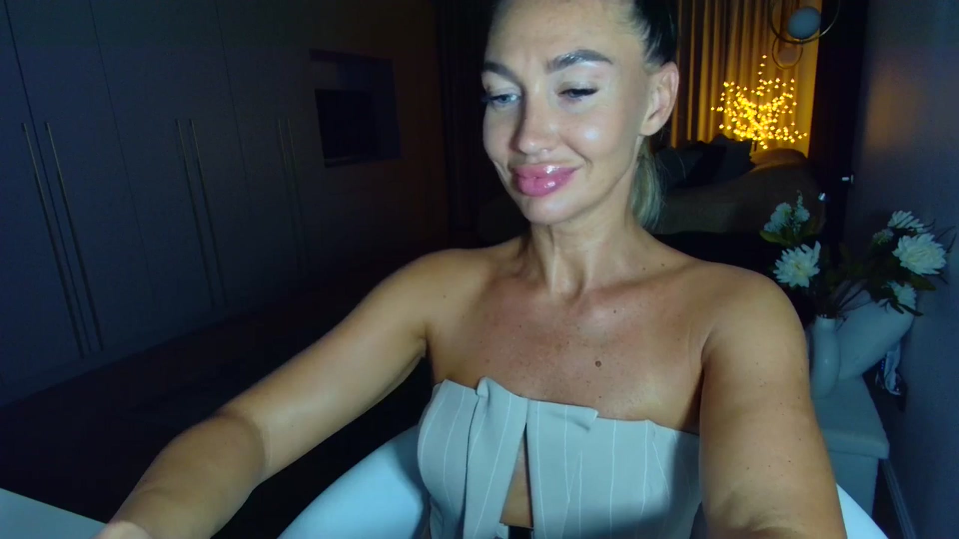 Gallery image thumbnail from Mystery_C's myfreecams stream on, 09/03/2025, 21:49 image 3 of 20