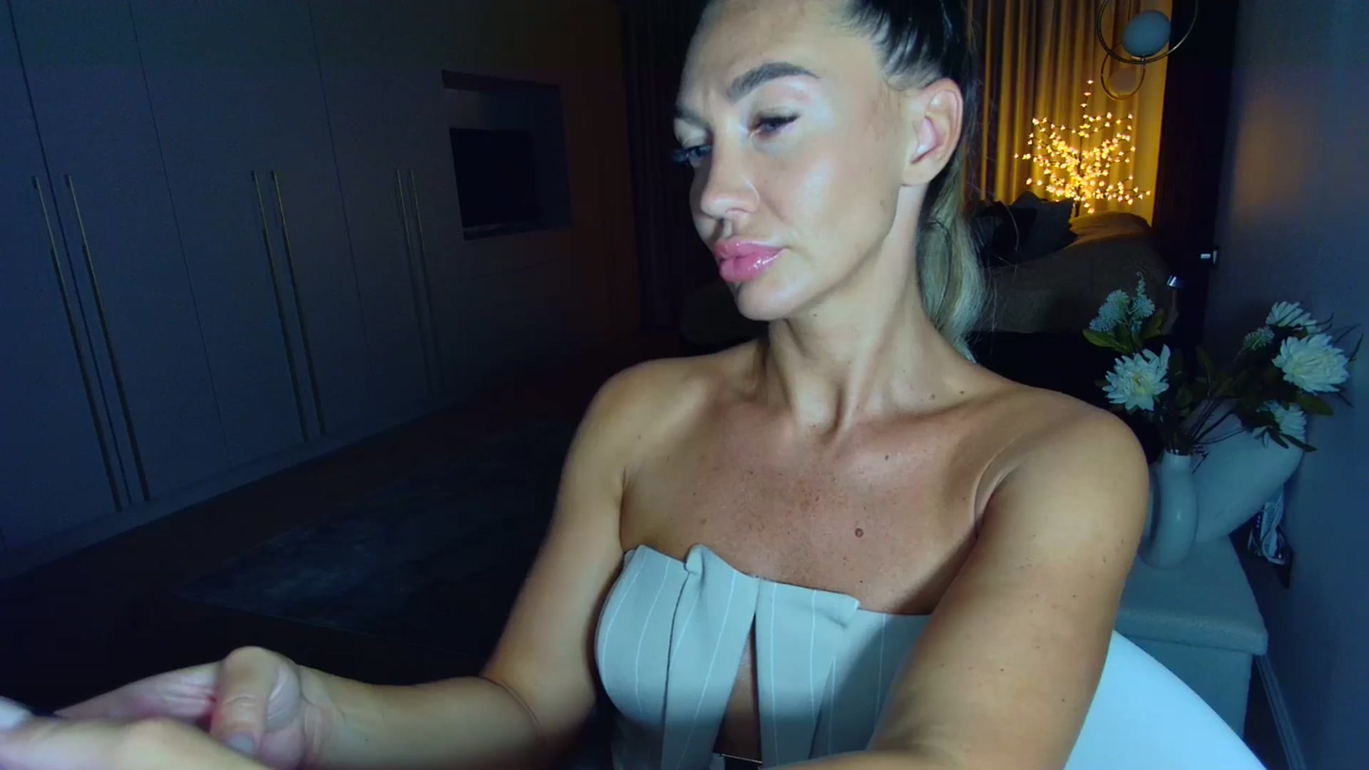 Gallery image thumbnail from Mystery_C's myfreecams stream on, 09/03/2025, 21:49 image 16 of 20