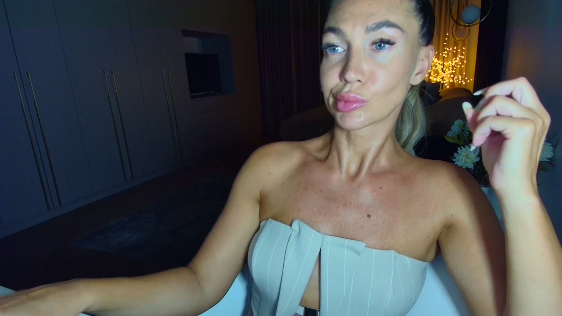 Gallery image thumbnail from Mystery_C's myfreecams stream on, 09/03/2025, 21:49 image 13 of 20