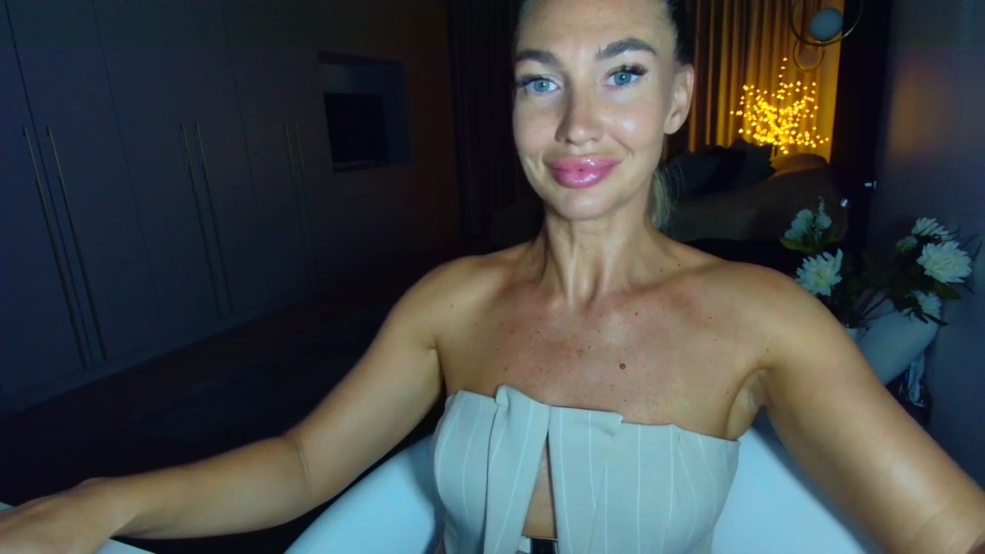 Gallery image thumbnail from Mystery_C's myfreecams stream on, 09/03/2025, 21:49 image 2 of 20