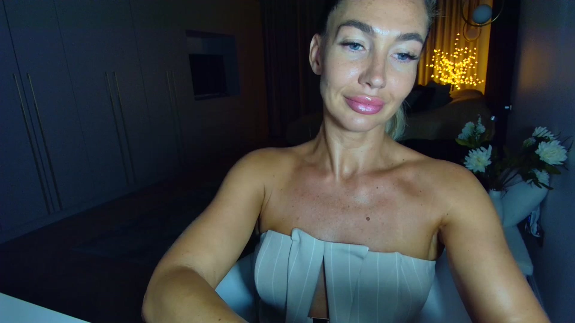 Gallery image thumbnail from Mystery_C's myfreecams stream on, 09/03/2025, 21:49 image 4 of 20