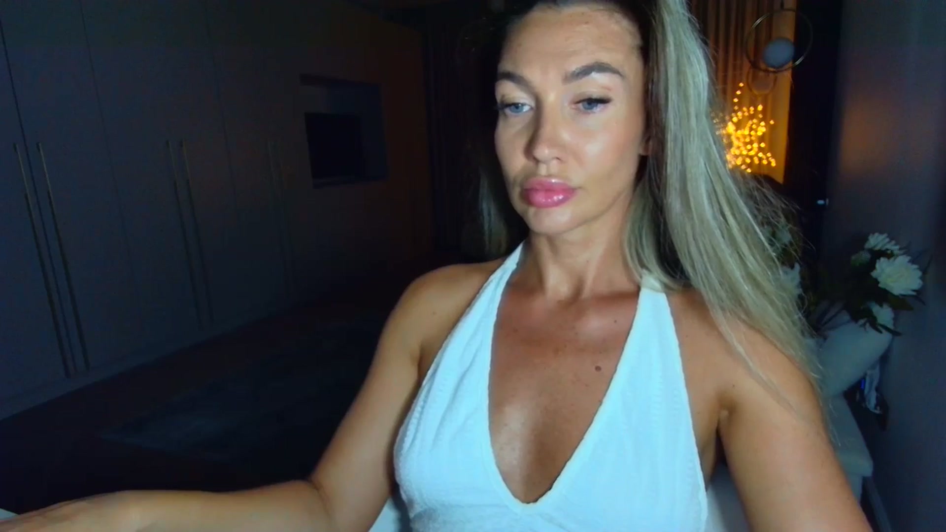 Gallery image thumbnail from Mystery_C's myfreecams stream on, 09/04/2025, 22:09 image 3 of 20