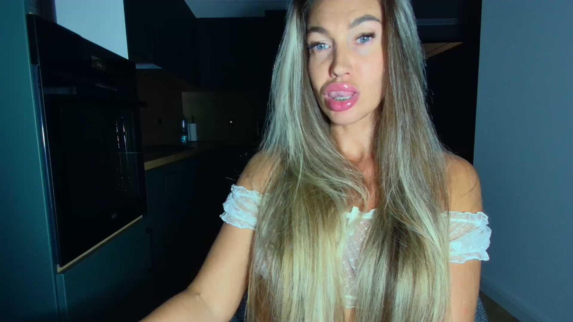 Gallery image thumbnail from Mystery_C's myfreecams stream on, 09/08/2025, 22:02 image 2 of 20