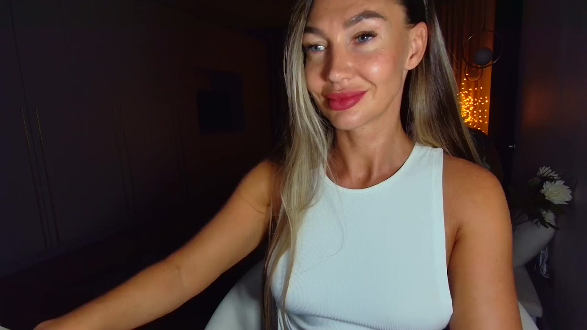 Gallery image thumbnail from Mystery_C's myfreecams stream on, 09/10/2025, 21:05 image 4 of 20