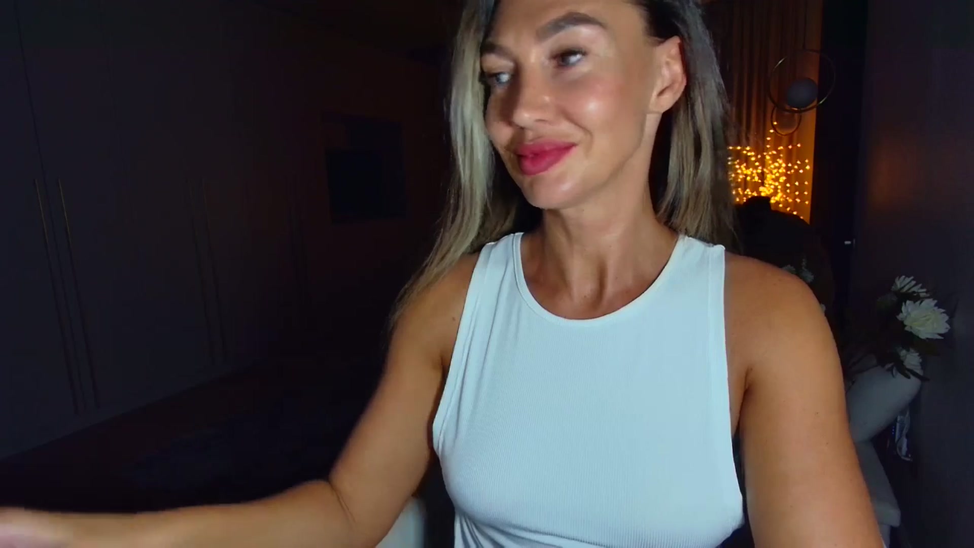Gallery image thumbnail from Mystery_C's myfreecams stream on, 09/10/2025, 21:05 image 12 of 20