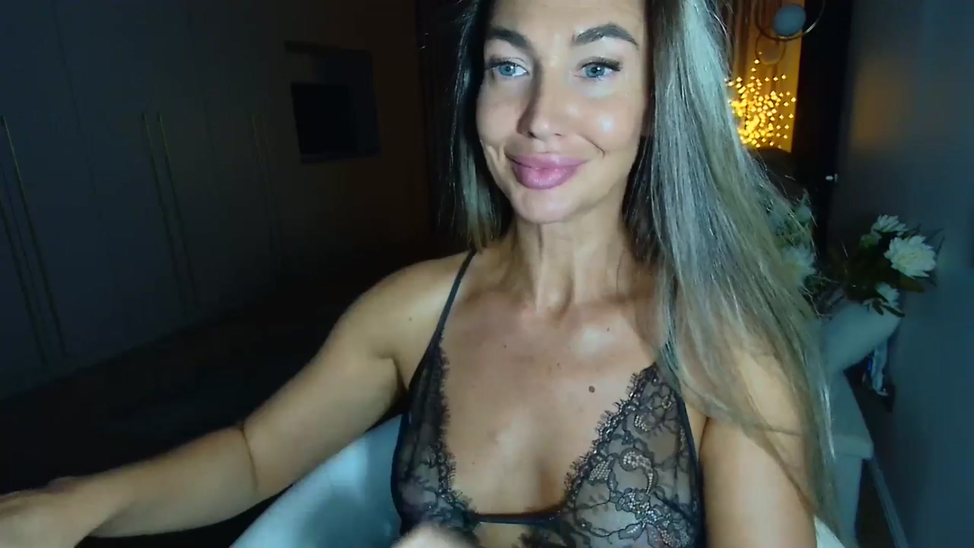 Gallery image thumbnail from Mystery_C's myfreecams stream on, 09/15/2025, 23:24 image 20 of 20