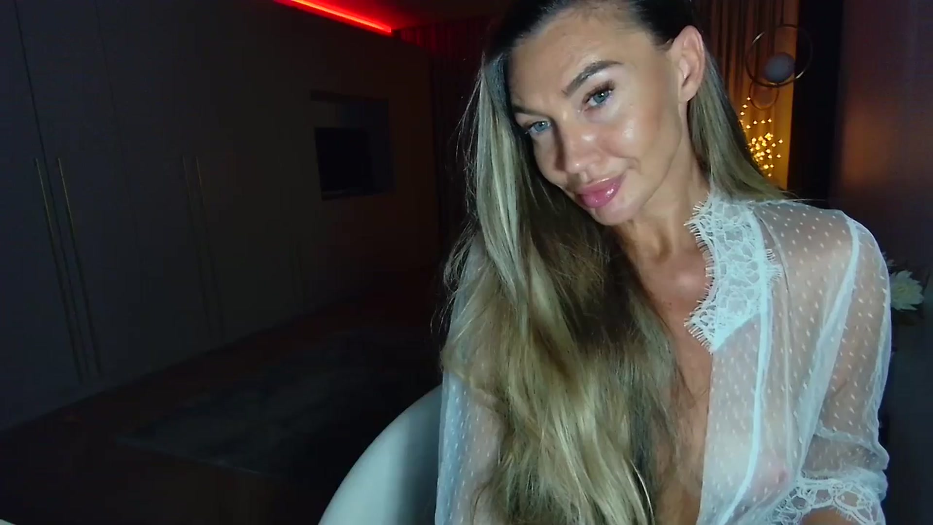 Gallery image thumbnail from Mystery_C's myfreecams stream on, 09/16/2025, 22:04 image 11 of 20