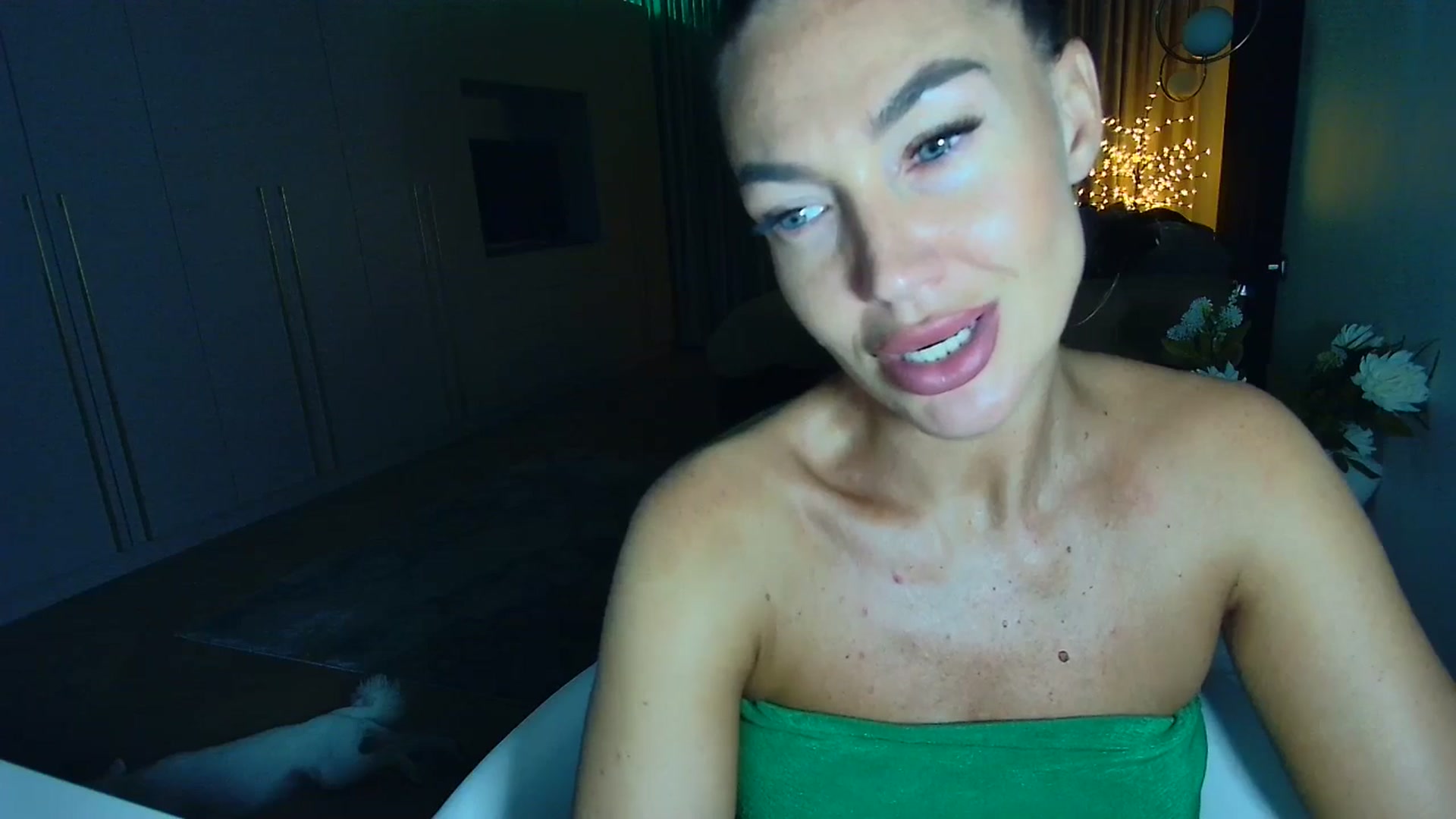 Gallery image thumbnail from Mystery_C's myfreecams stream on, 09/19/2025, 22:14 image 17 of 20