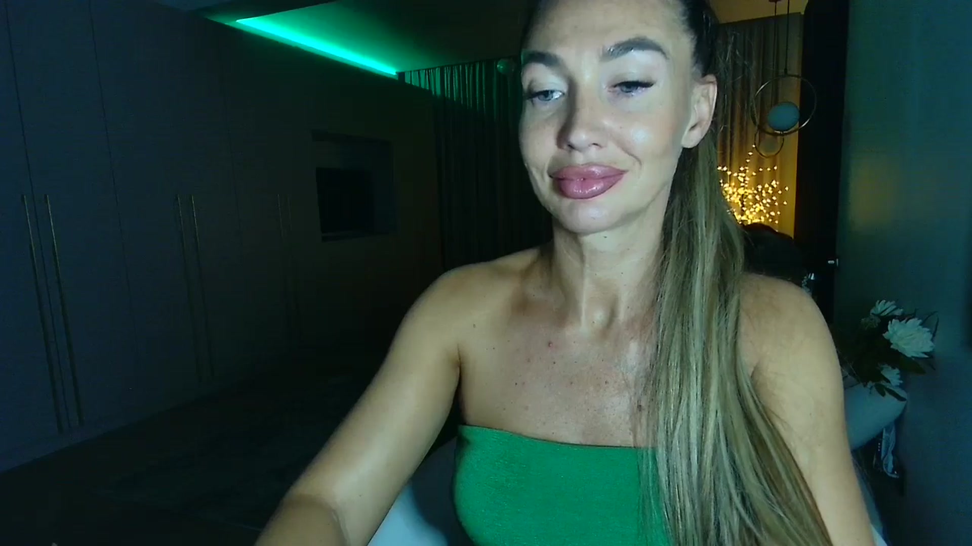 Gallery image thumbnail from Mystery_C's myfreecams stream on, 09/19/2025, 22:14 image 9 of 20