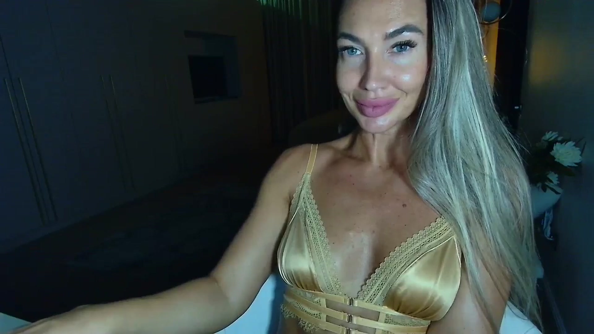 Gallery image thumbnail from Mystery_C's myfreecams stream on, 09/22/2025, 21:58 image 19 of 20