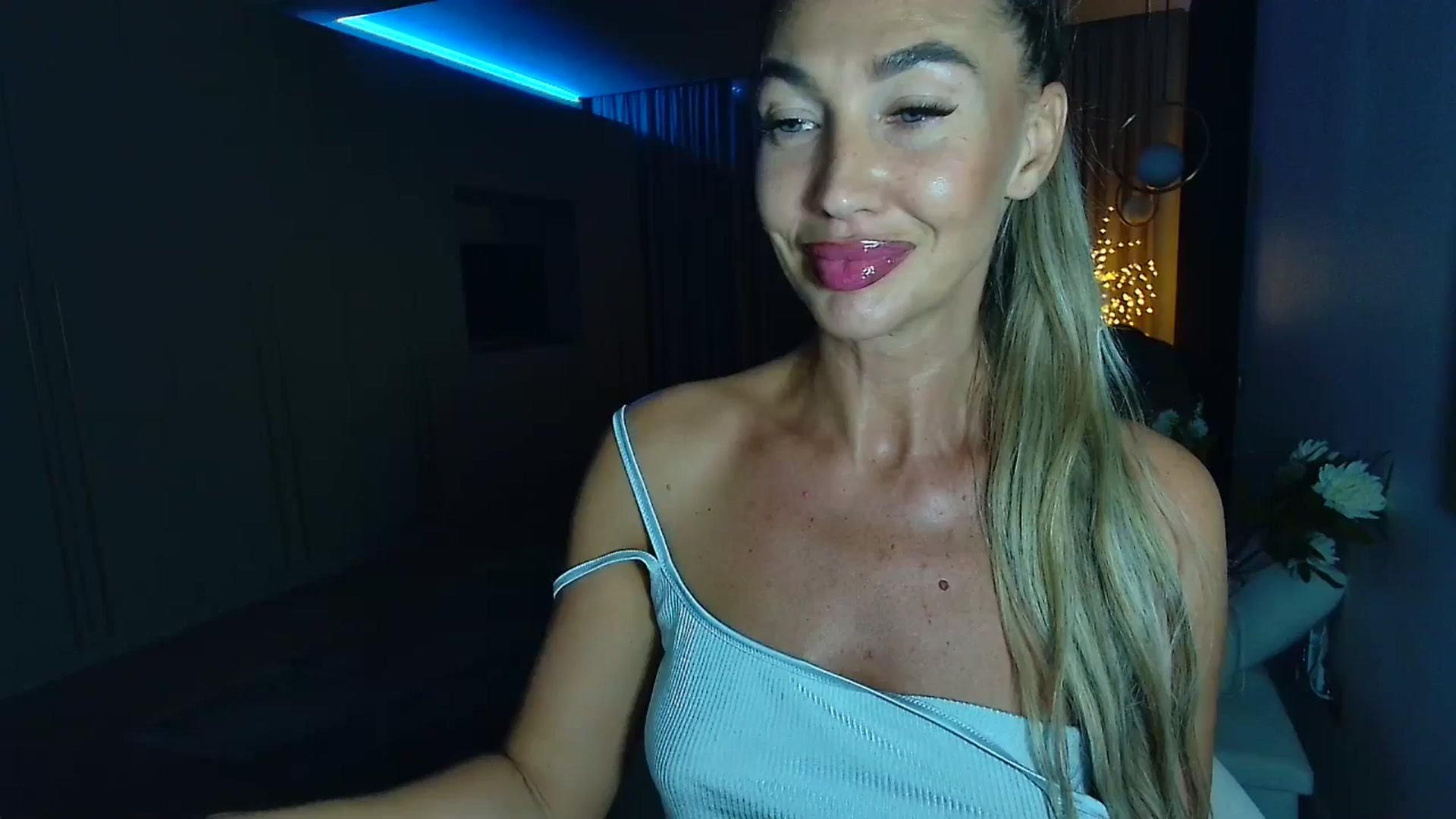 Gallery image thumbnail from Mystery_C's myfreecams stream on, 09/23/2025, 21:31 image 1 of 20