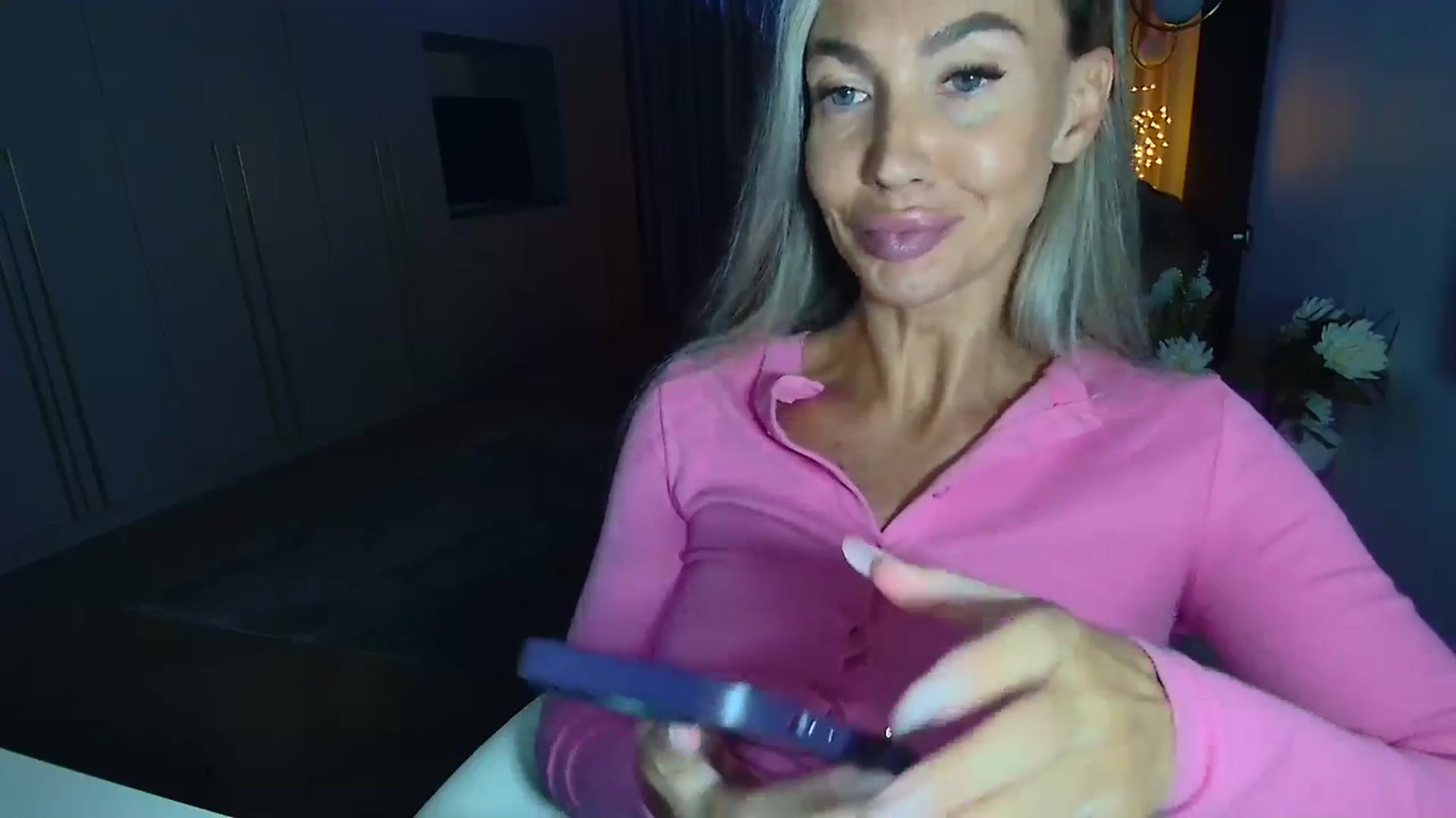 Gallery image thumbnail from Mystery_C's myfreecams stream on, 09/25/2025, 21:58 image 16 of 20