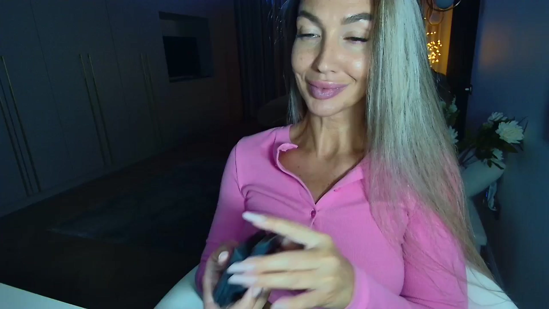 Gallery image thumbnail from Mystery_C's myfreecams stream on, 09/25/2025, 21:58 image 15 of 20