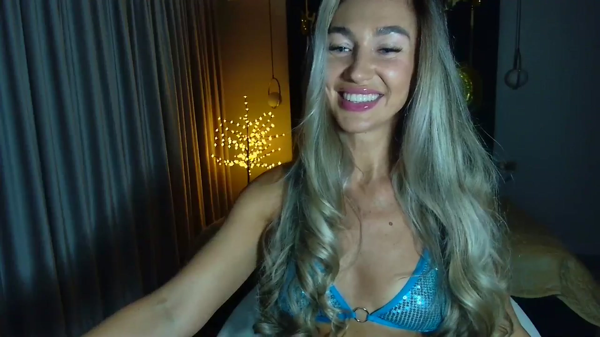 Gallery image thumbnail from Mystery_C's myfreecams stream on, 09/29/2025, 22:16 image 5 of 20