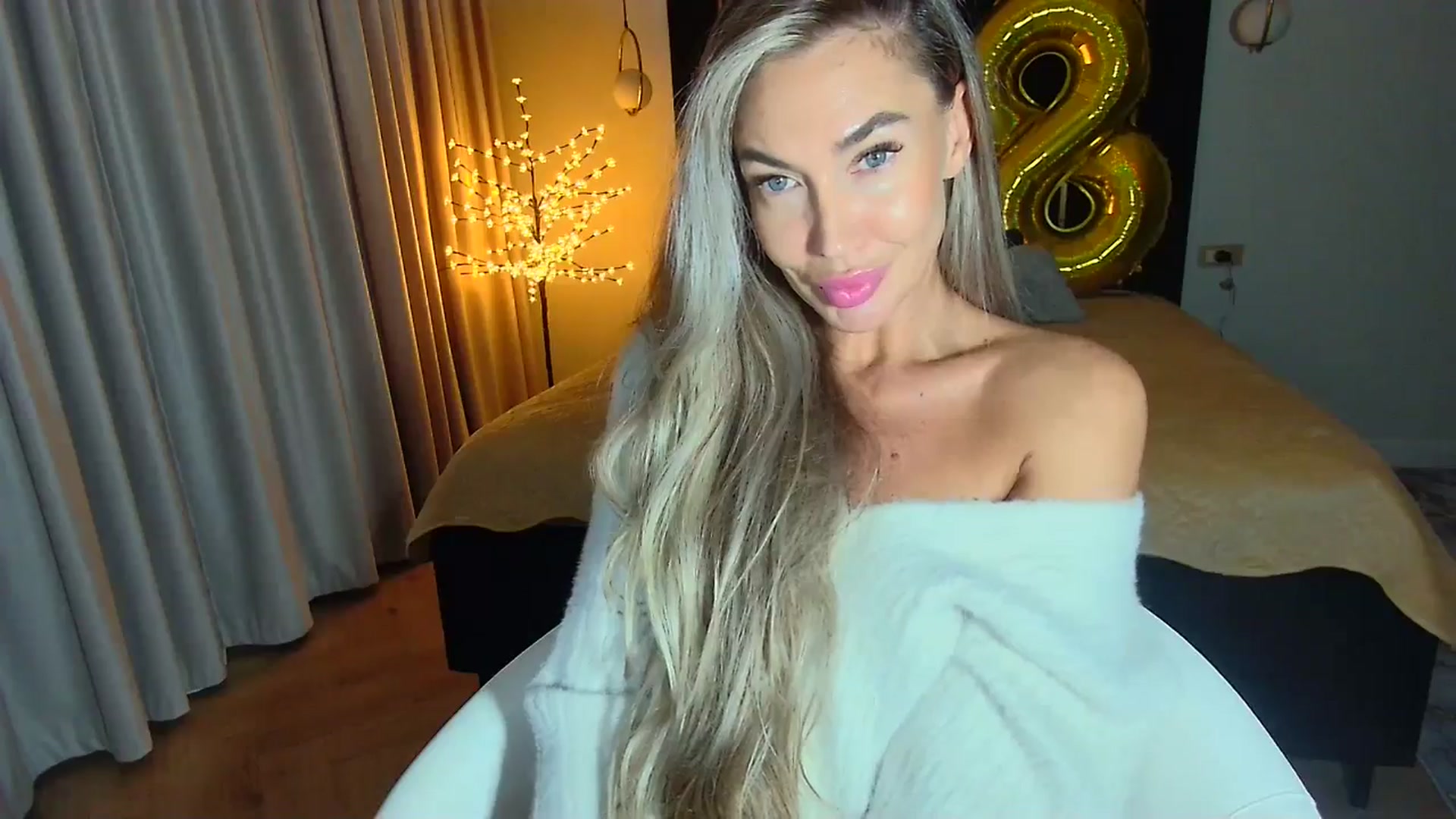 Gallery image thumbnail from Mystery_C's myfreecams stream on, 09/30/2025, 21:56 image 18 of 20