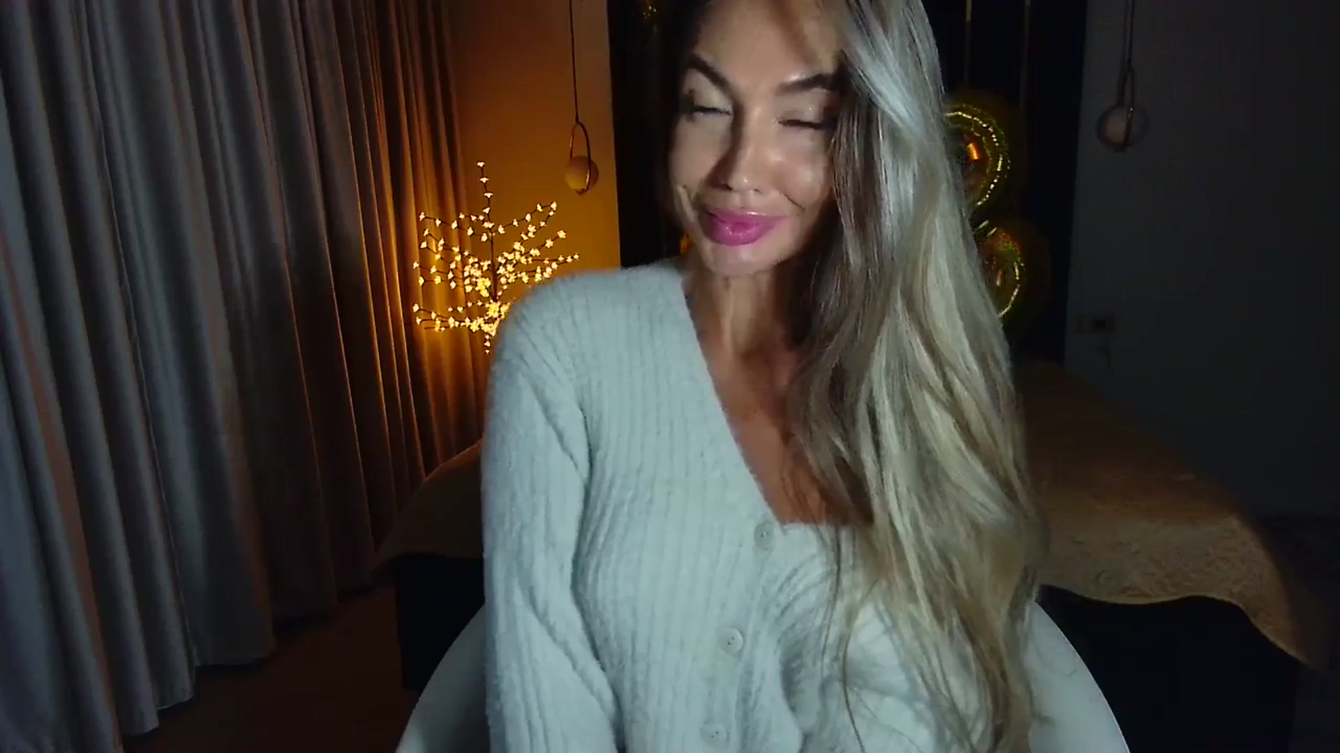 Gallery image thumbnail from Mystery_C's myfreecams stream on, 09/30/2025, 21:56 image 3 of 20