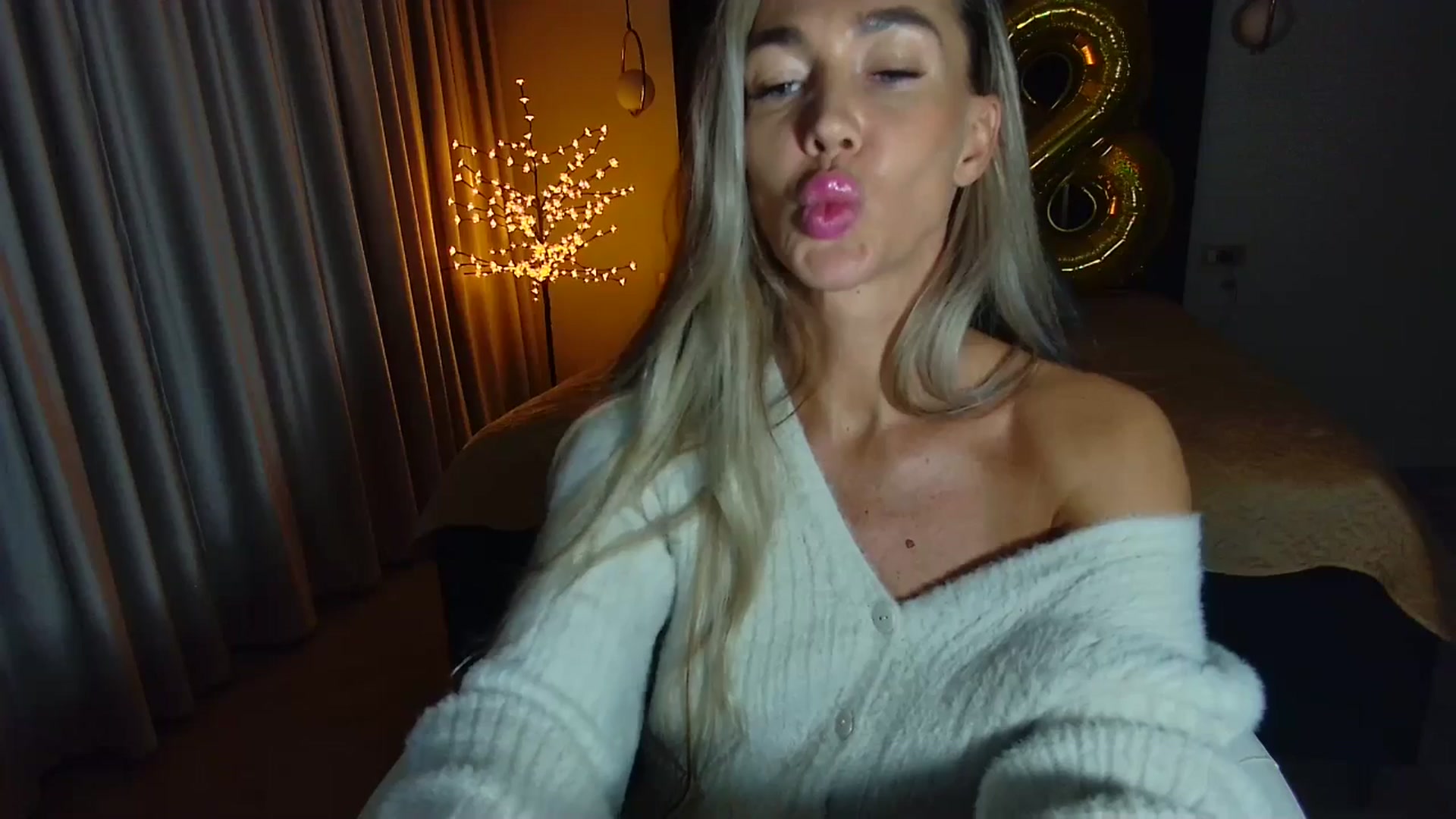 Gallery image thumbnail from Mystery_C's myfreecams stream on, 09/30/2025, 21:56 image 10 of 20