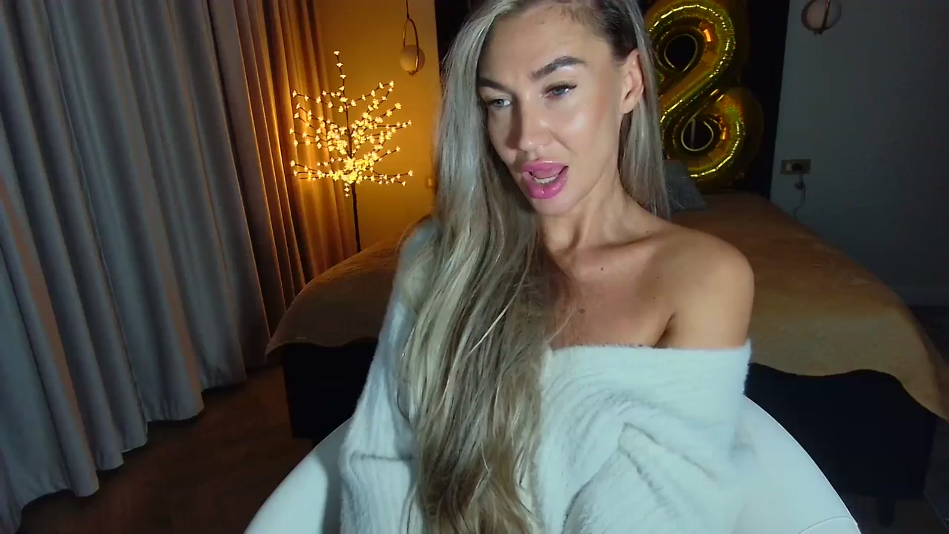 Gallery image thumbnail from Mystery_C's myfreecams stream on, 09/30/2025, 21:56 image 19 of 20