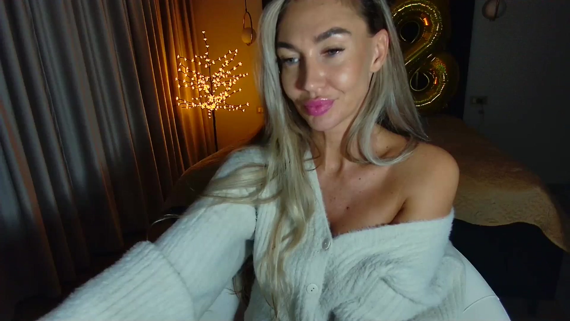 Gallery image thumbnail from Mystery_C's myfreecams stream on, 09/30/2025, 21:56 image 11 of 20