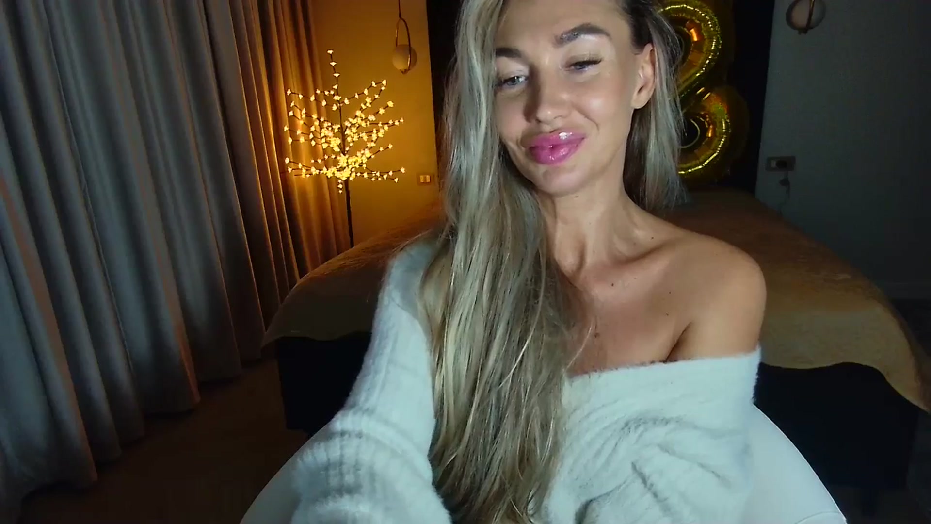Gallery image thumbnail from Mystery_C's myfreecams stream on, 09/30/2025, 21:56 image 20 of 20