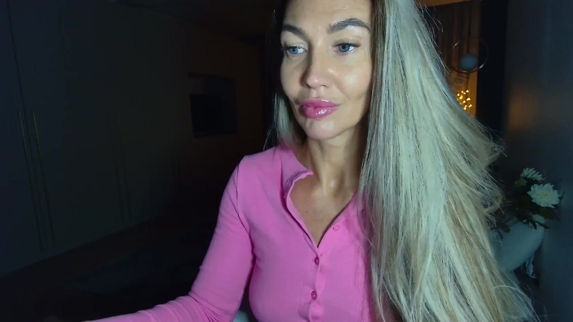 Gallery image thumbnail from Mystery_C's myfreecams stream on, 10/08/2025, 21:51 image 7 of 20
