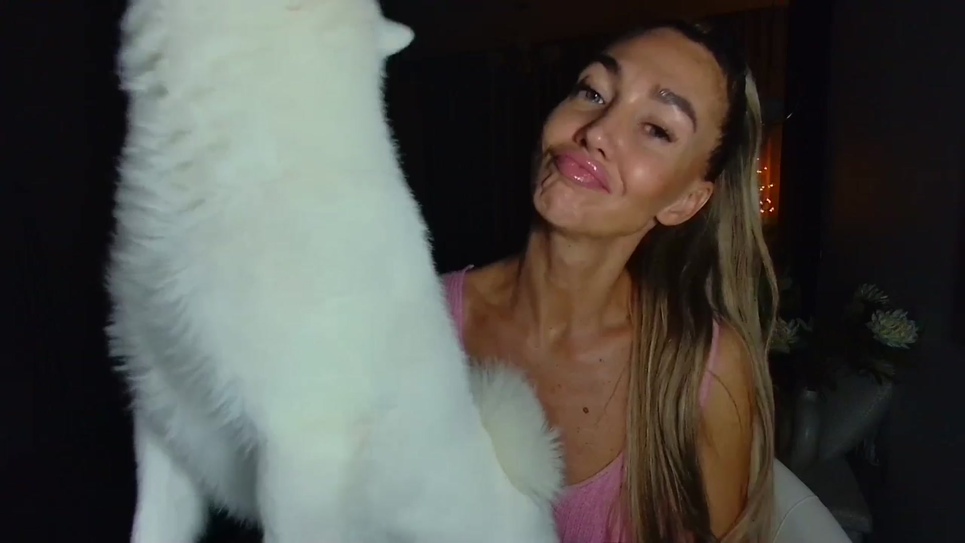 Gallery image thumbnail from Mystery_C's myfreecams stream on, 10/13/2025, 21:24 image 5 of 20