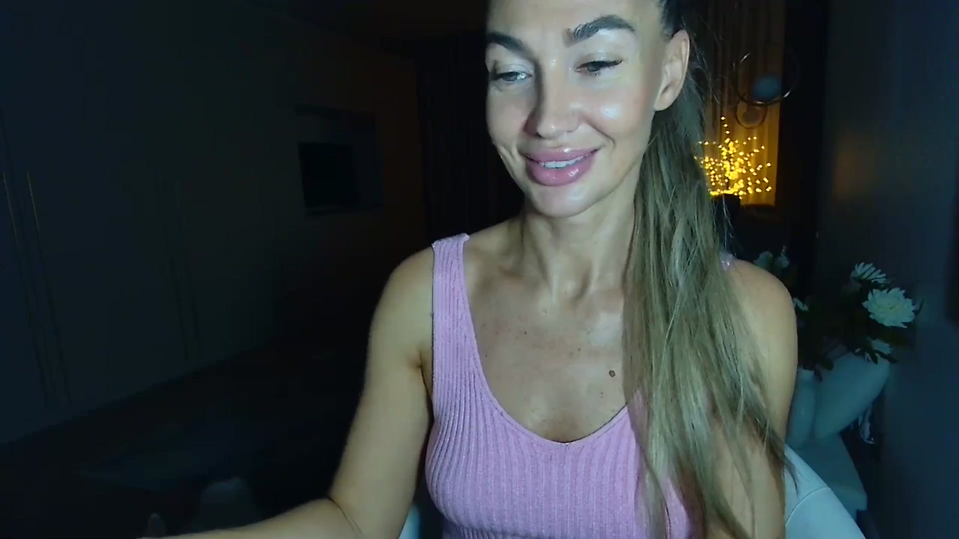 Gallery image thumbnail from Mystery_C's myfreecams stream on, 10/13/2025, 21:24 image 11 of 20