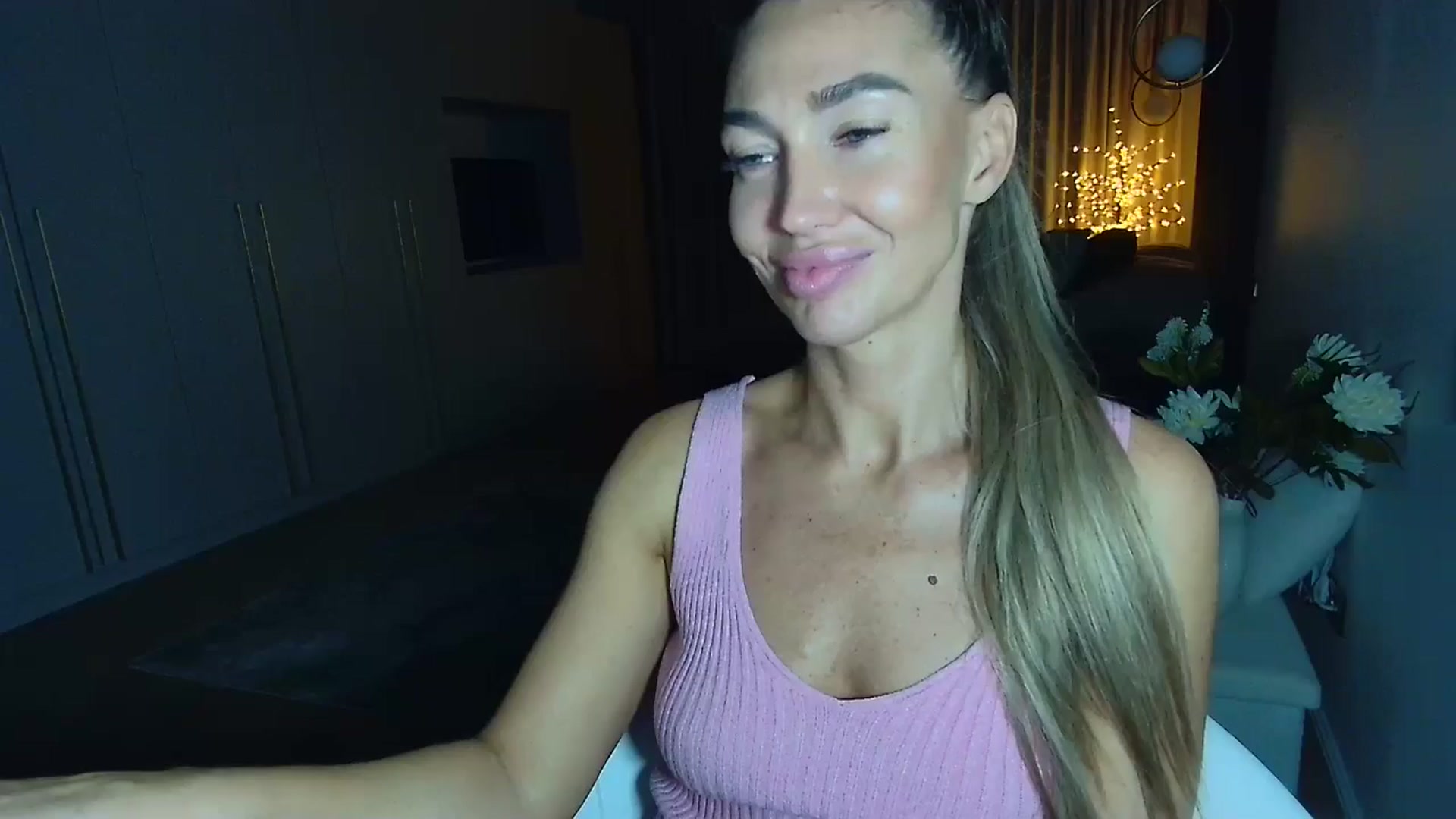 Gallery image thumbnail from Mystery_C's myfreecams stream on, 10/13/2025, 22:19 image 12 of 20
