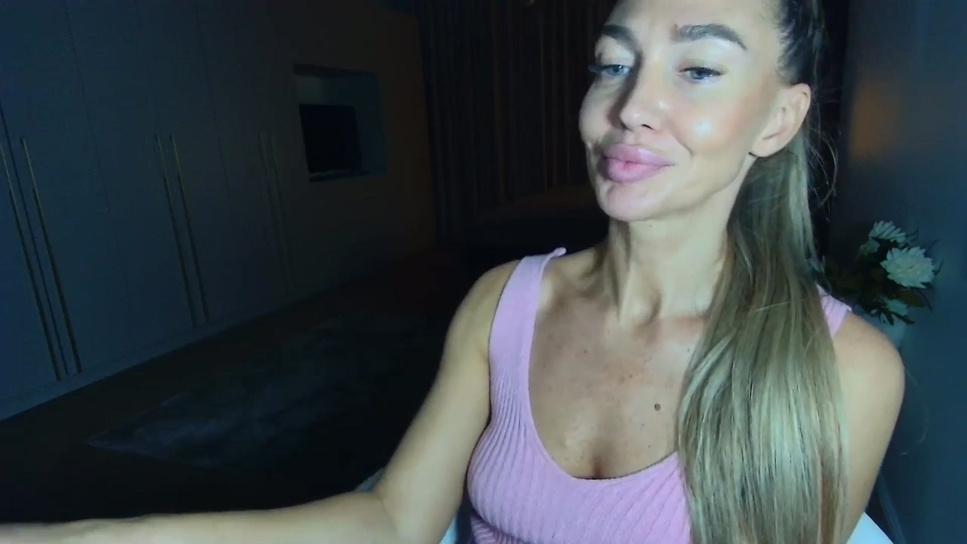 Gallery image thumbnail from Mystery_C's myfreecams stream on, 10/13/2025, 22:19 image 16 of 20