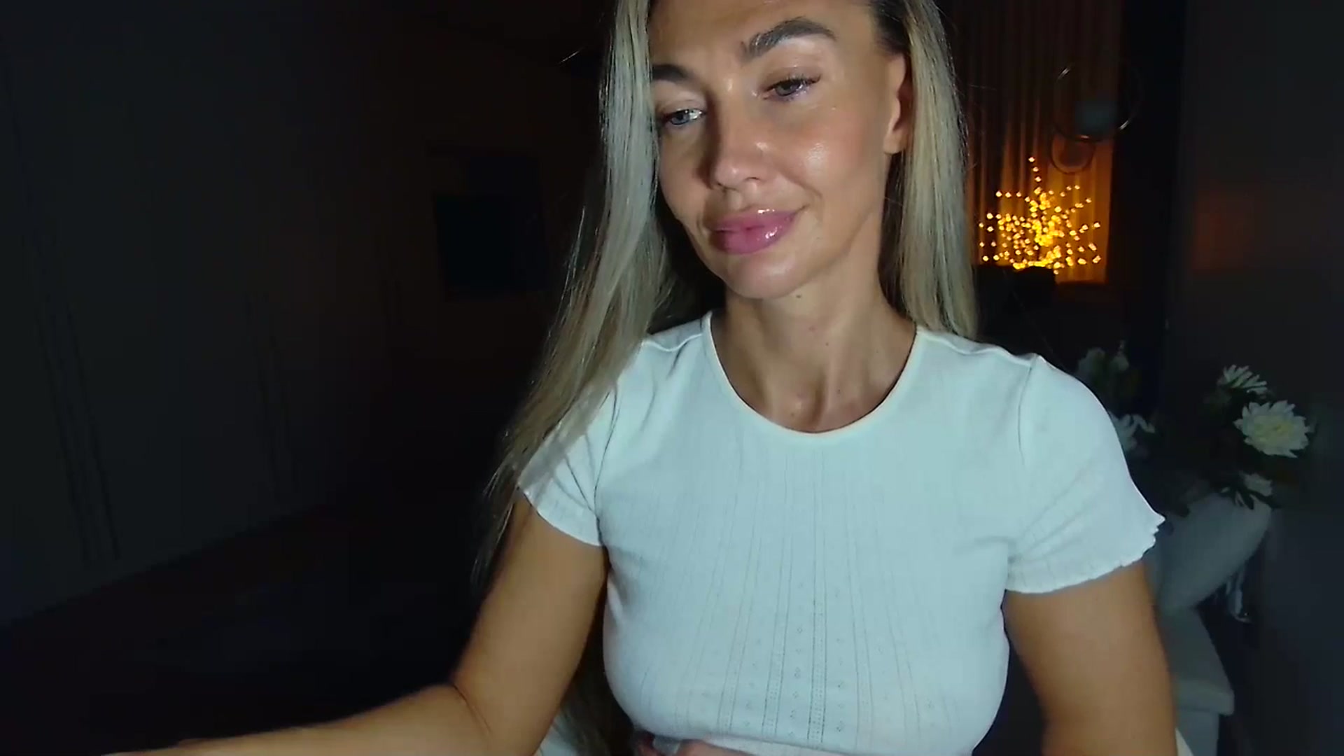 Gallery image thumbnail from Mystery_C's myfreecams stream on, 10/14/2025, 22:05 image 11 of 20