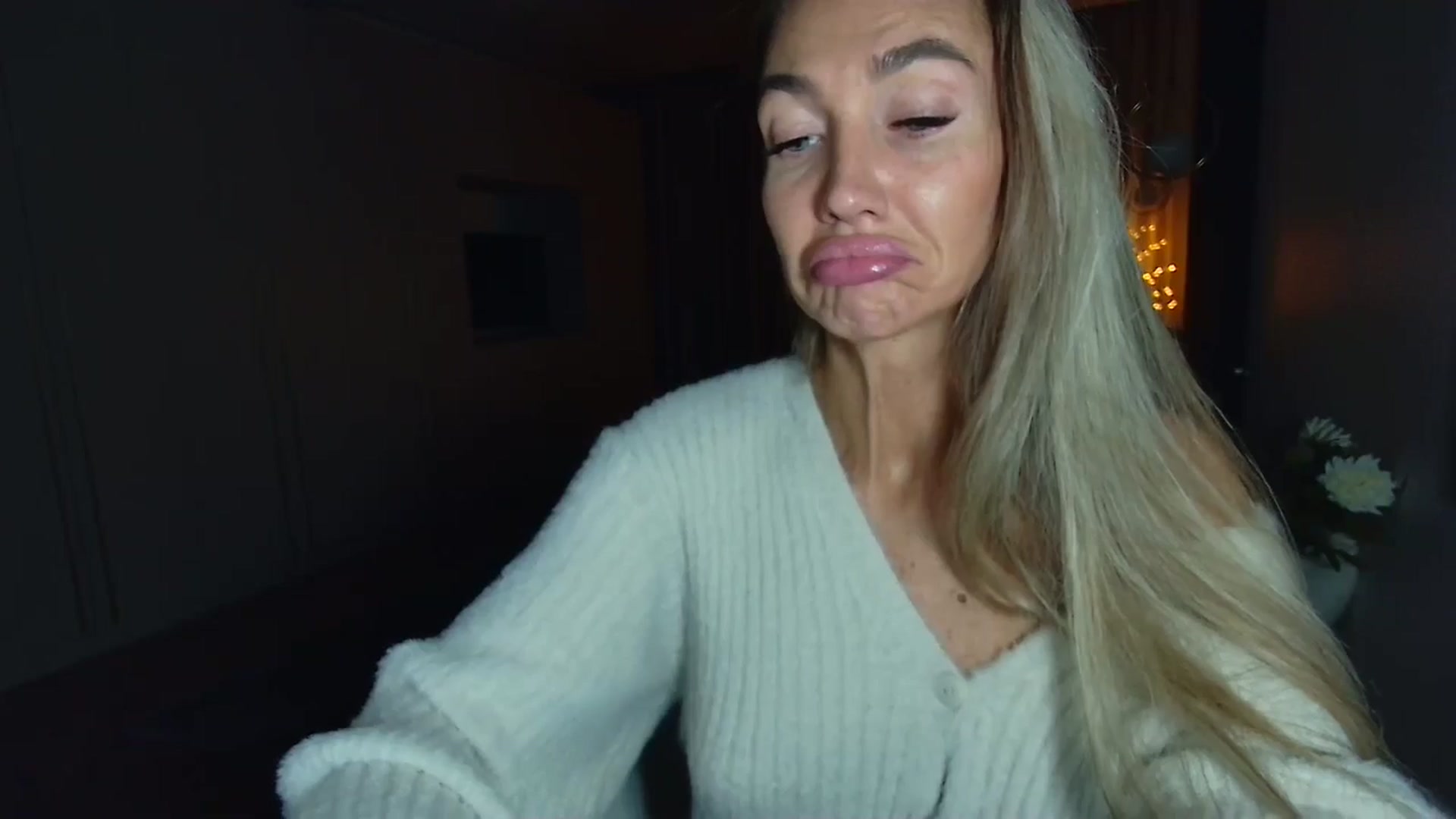Gallery image thumbnail from Mystery_C's myfreecams stream on, 10/17/2025, 20:47 image 13 of 20