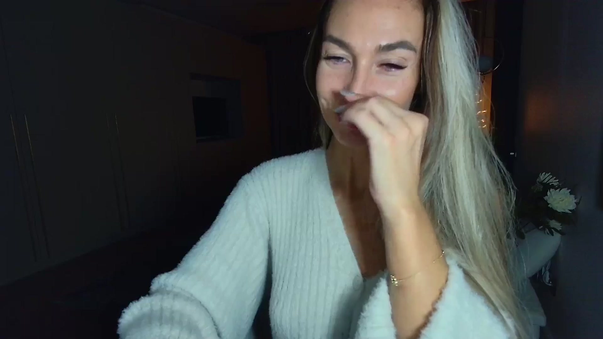 Gallery image thumbnail from Mystery_C's myfreecams stream on, 10/17/2025, 20:47 image 20 of 20
