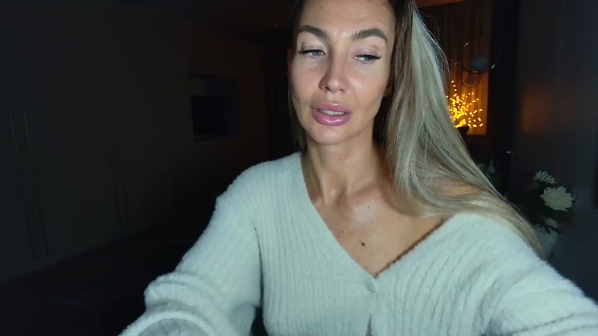 Gallery image thumbnail from Mystery_C's myfreecams stream on, 10/17/2025, 20:47 image 10 of 20