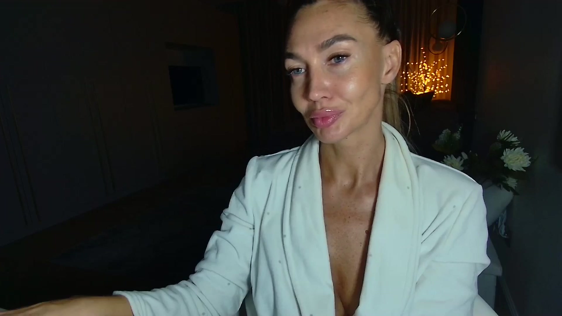Gallery image thumbnail from Mystery_C's myfreecams stream on, 10/27/2025, 22:48 image 19 of 20