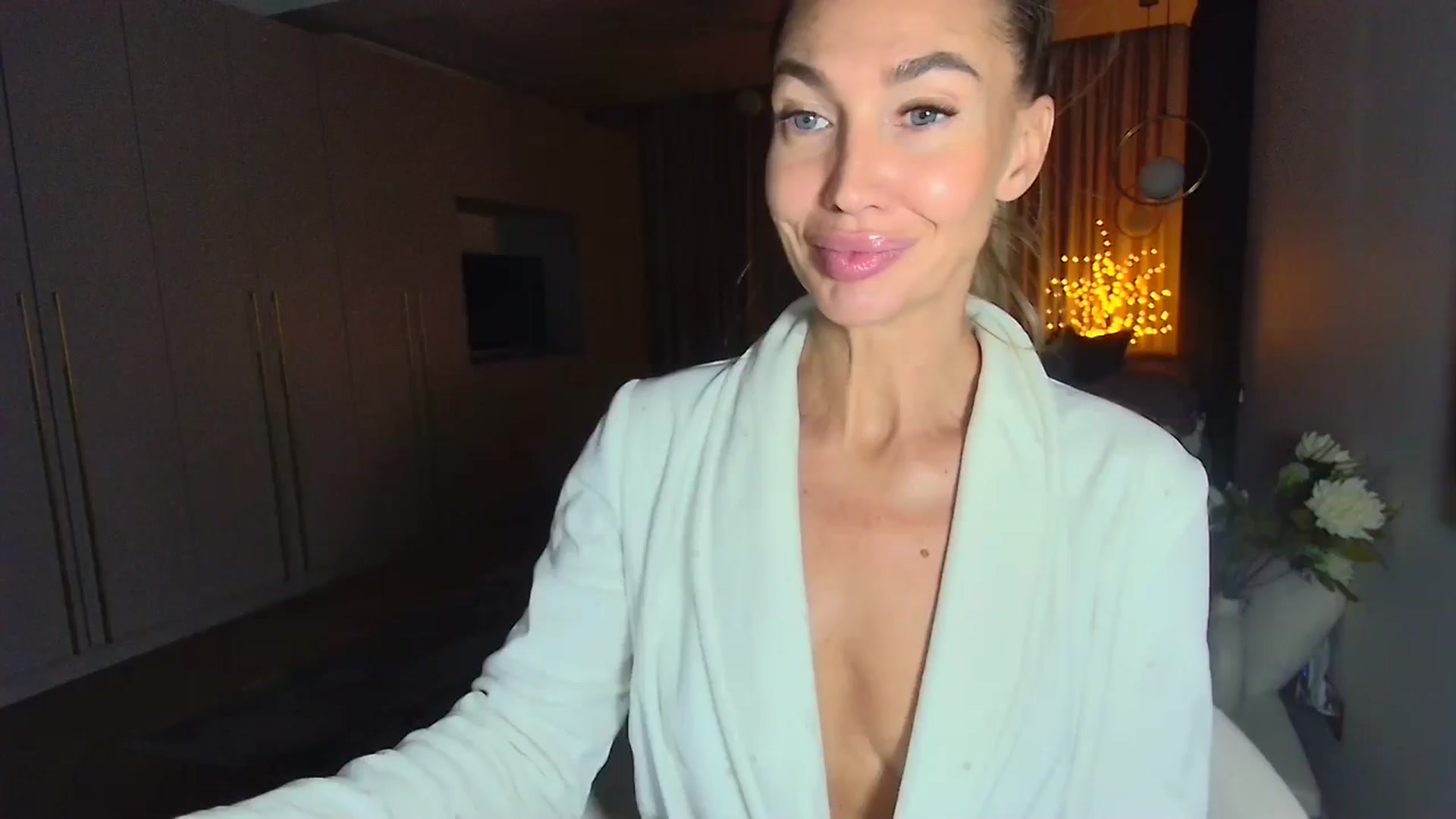 Gallery image thumbnail from Mystery_C's myfreecams stream on, 10/27/2025, 22:48 image 15 of 20