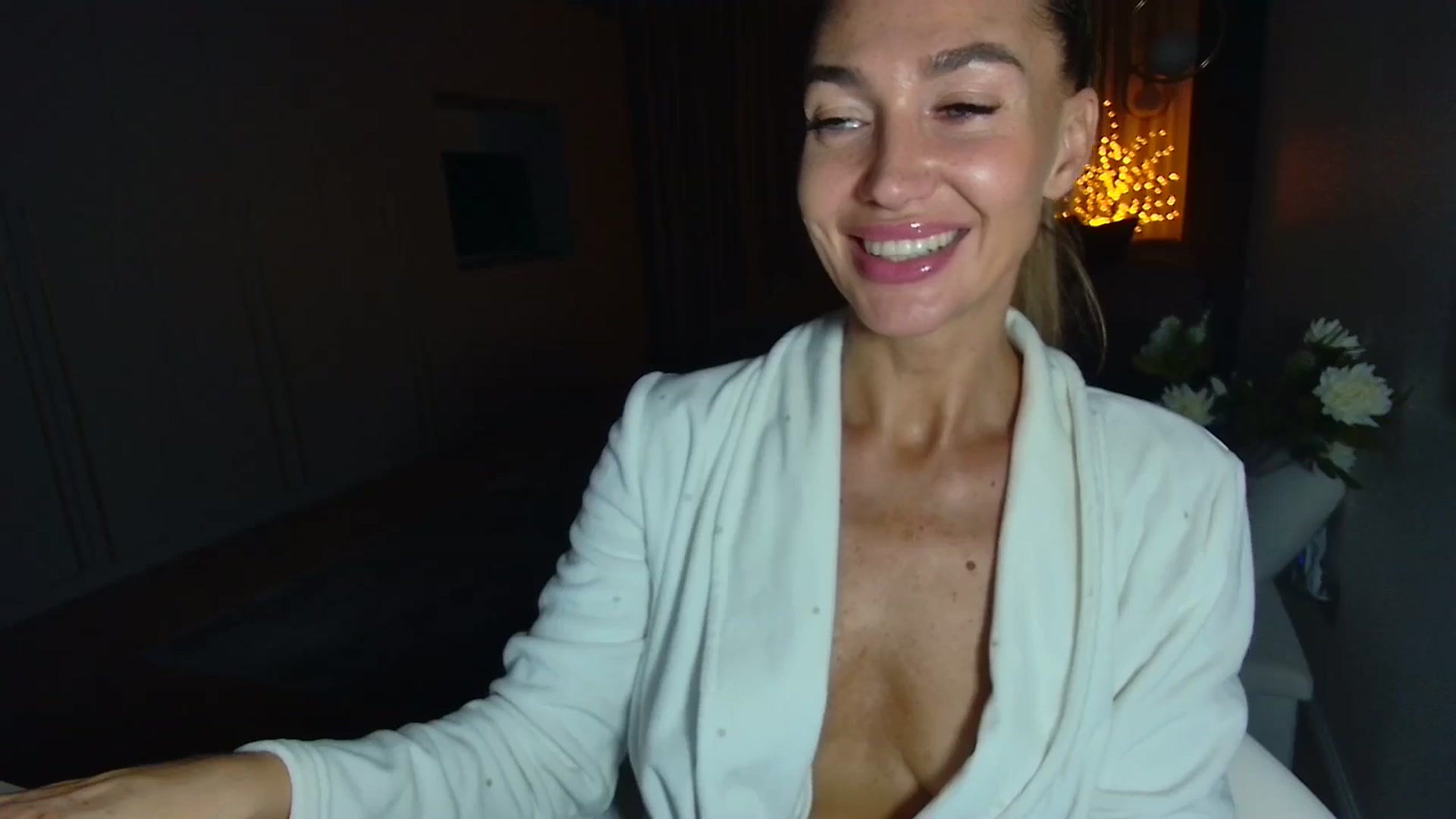 Gallery image thumbnail from Mystery_C's myfreecams stream on, 10/27/2025, 22:48 image 12 of 20