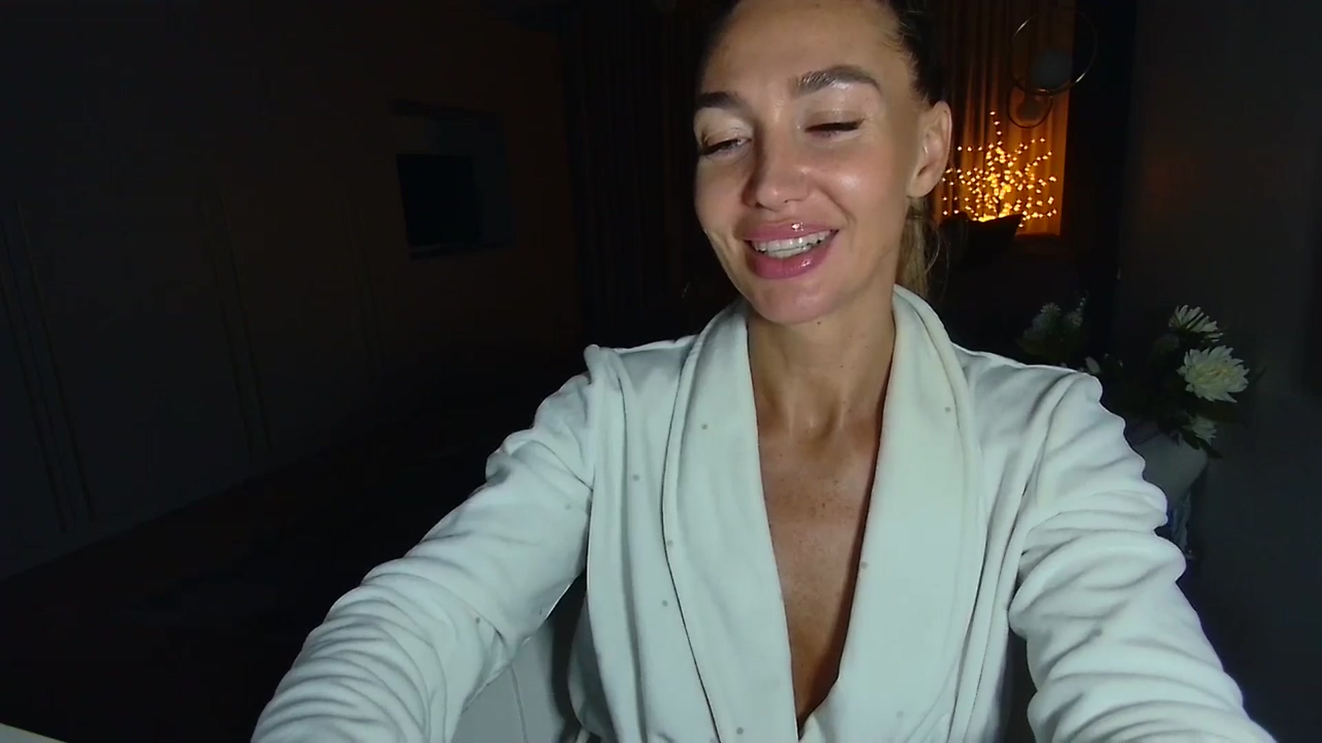 Gallery image thumbnail from Mystery_C's myfreecams stream on, 10/27/2025, 22:48 image 18 of 20