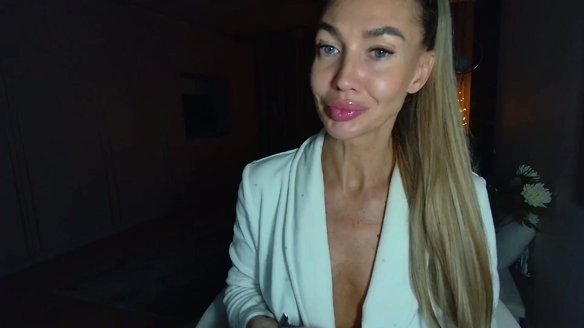 Gallery image thumbnail from Mystery_C's myfreecams stream on, 10/27/2025, 22:48 image 1 of 20