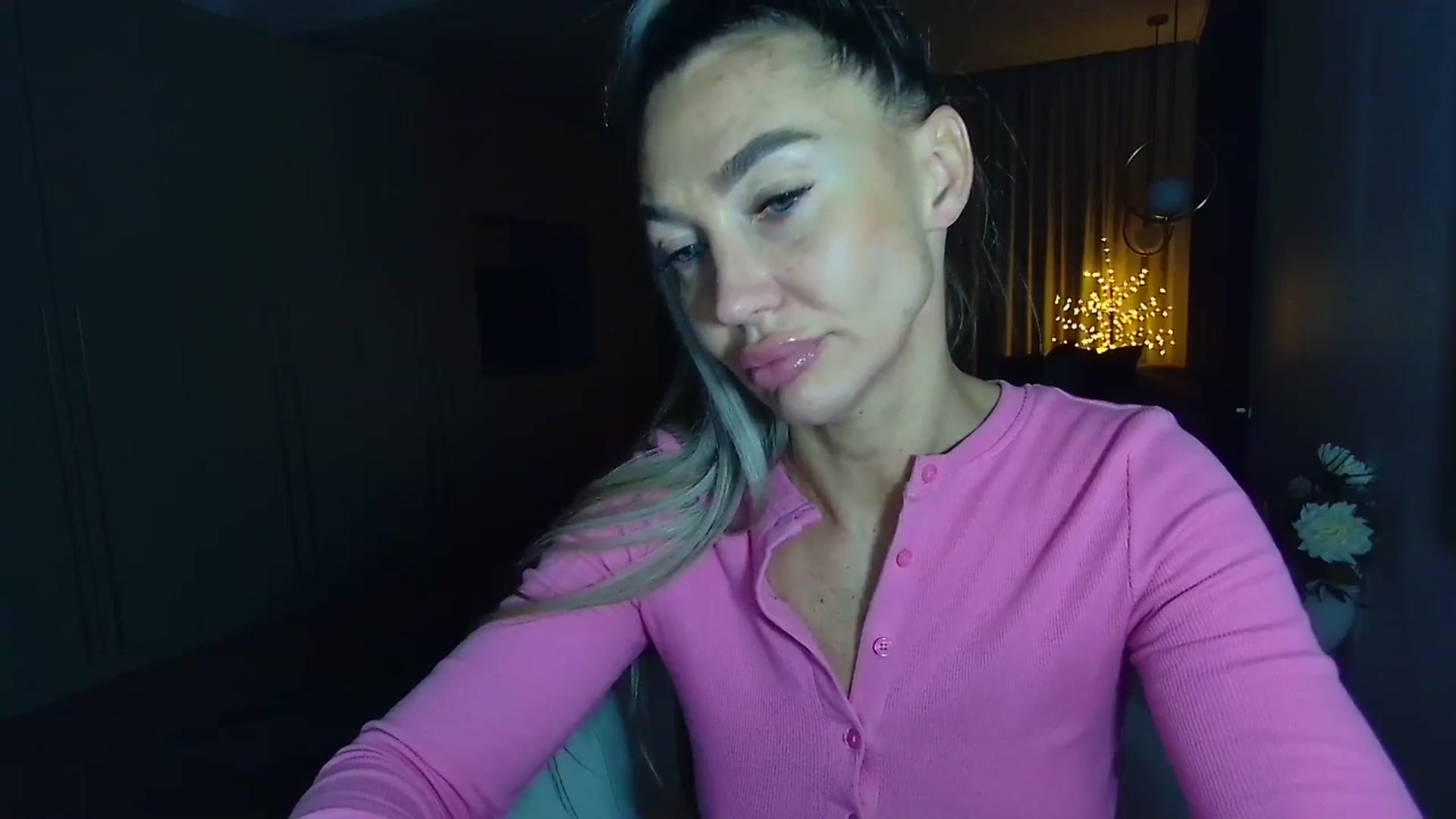 Gallery image thumbnail from Mystery_C's myfreecams stream on, 10/29/2025, 22:20 image 20 of 20